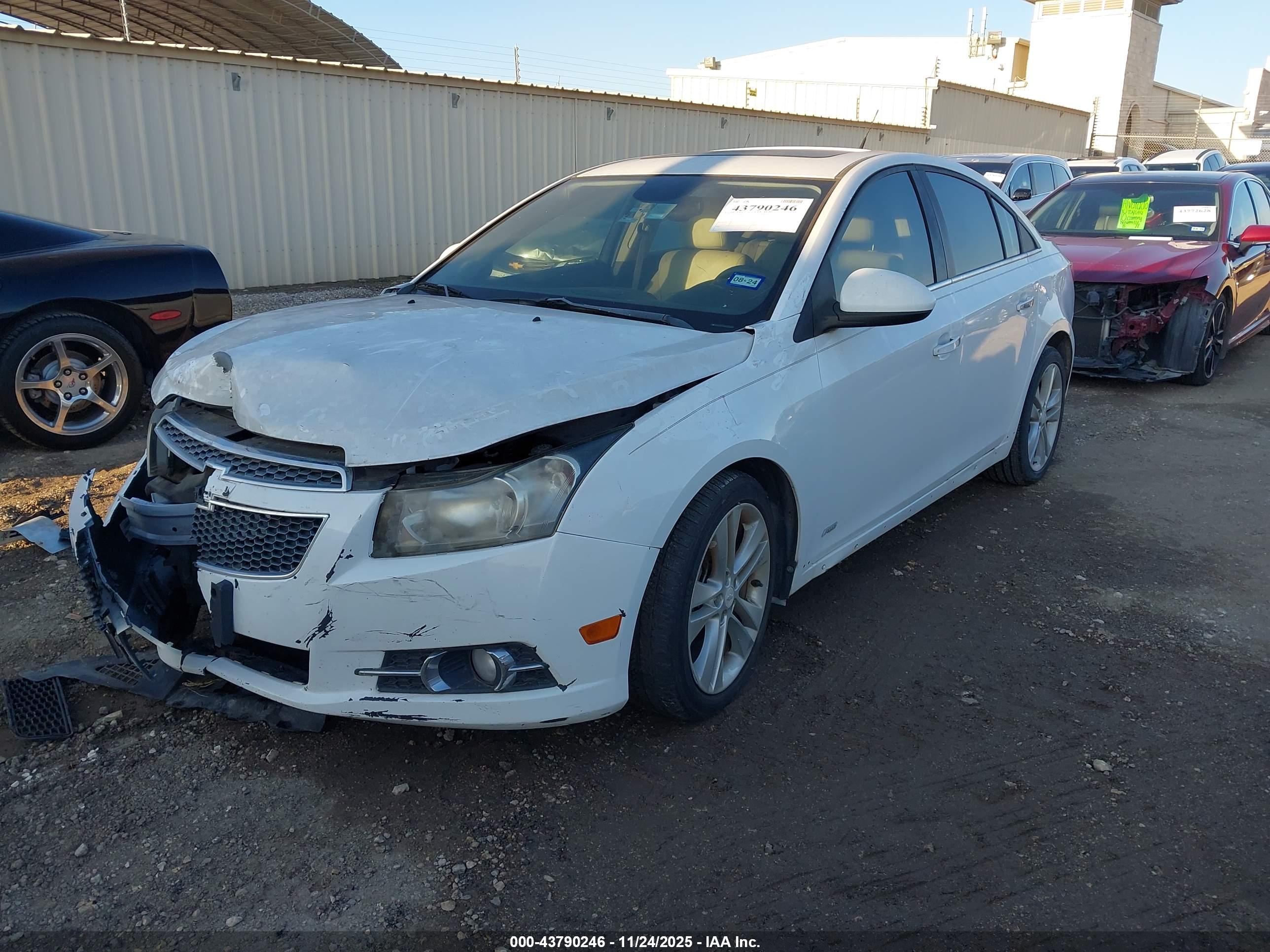 CHEVROLET CRUZE image 2