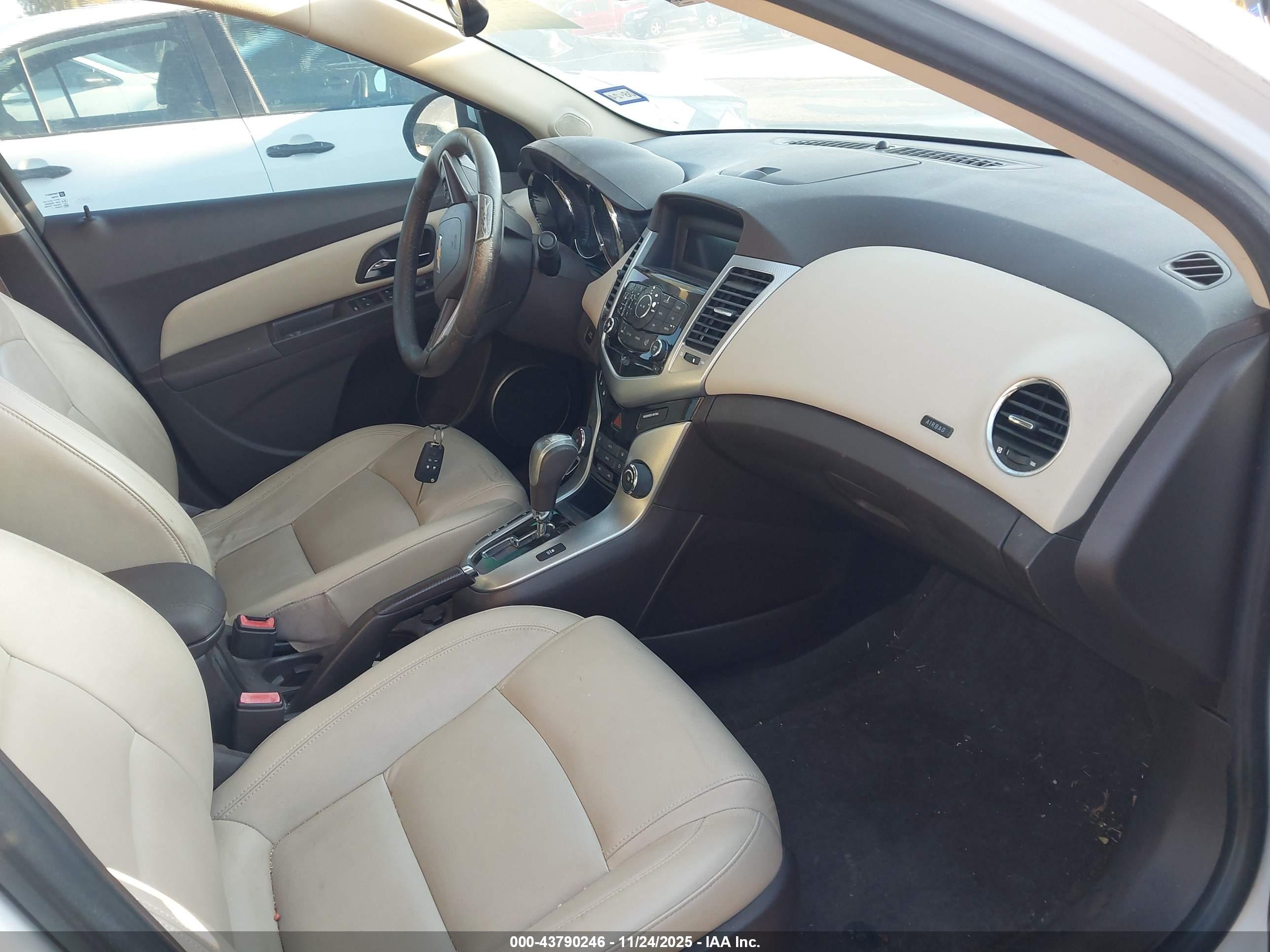 CHEVROLET CRUZE image 5