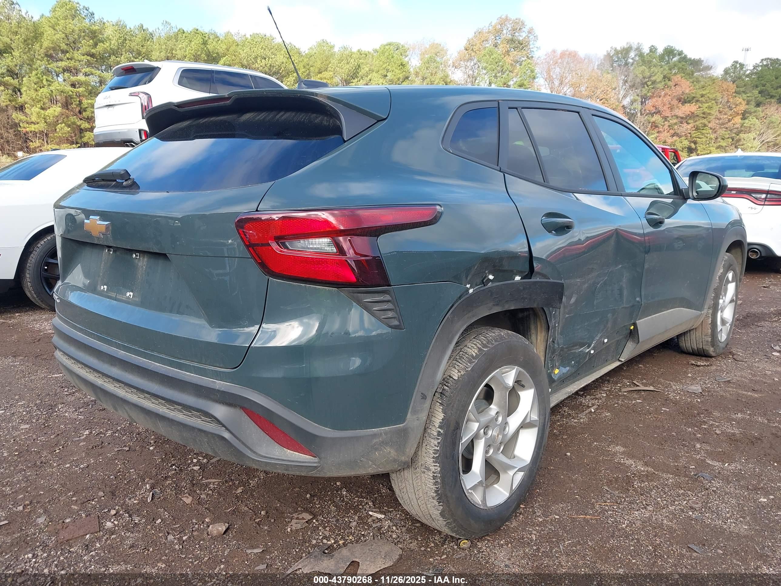 CHEVROLET TRAX image 4
