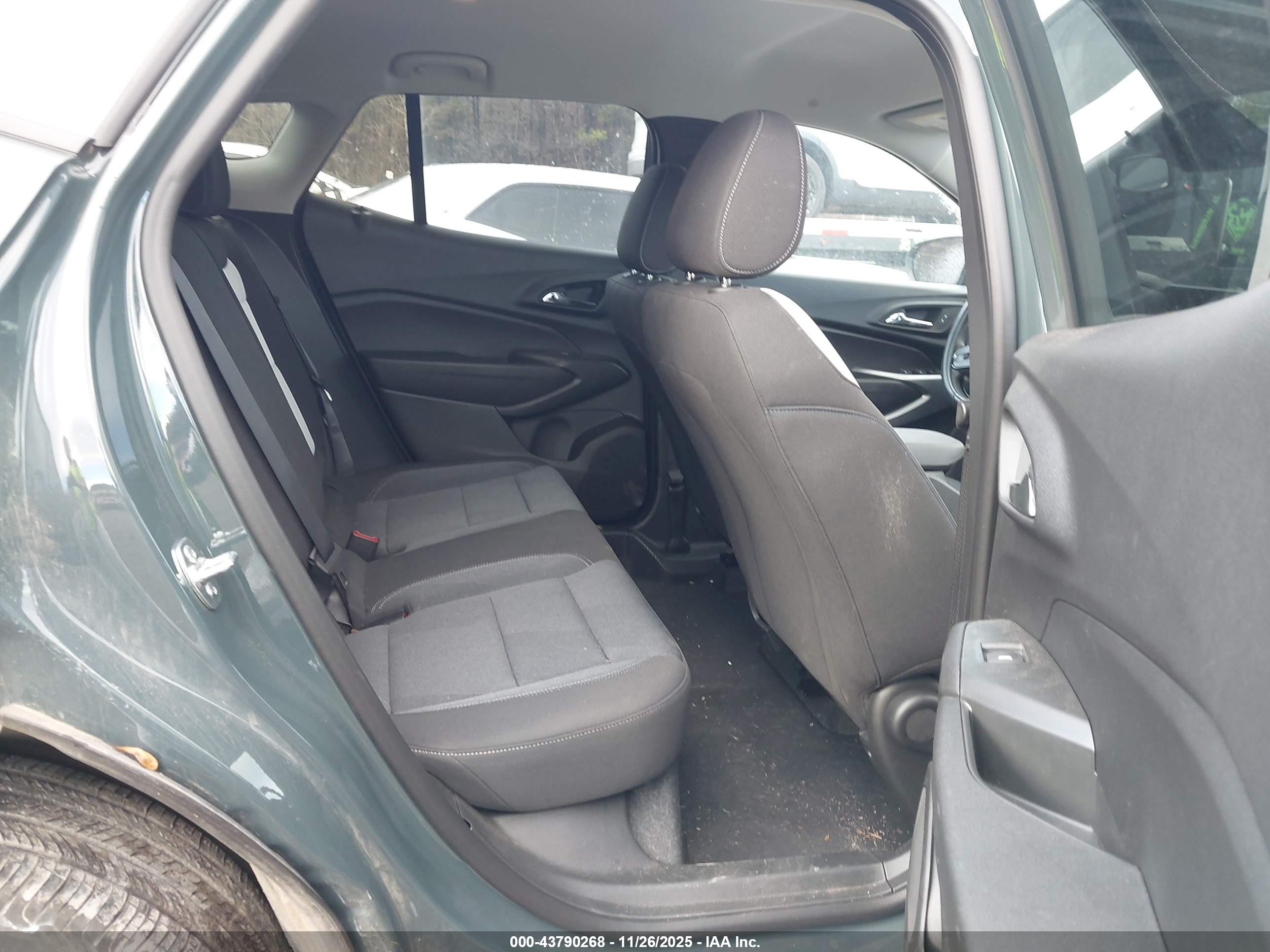 CHEVROLET TRAX image 8