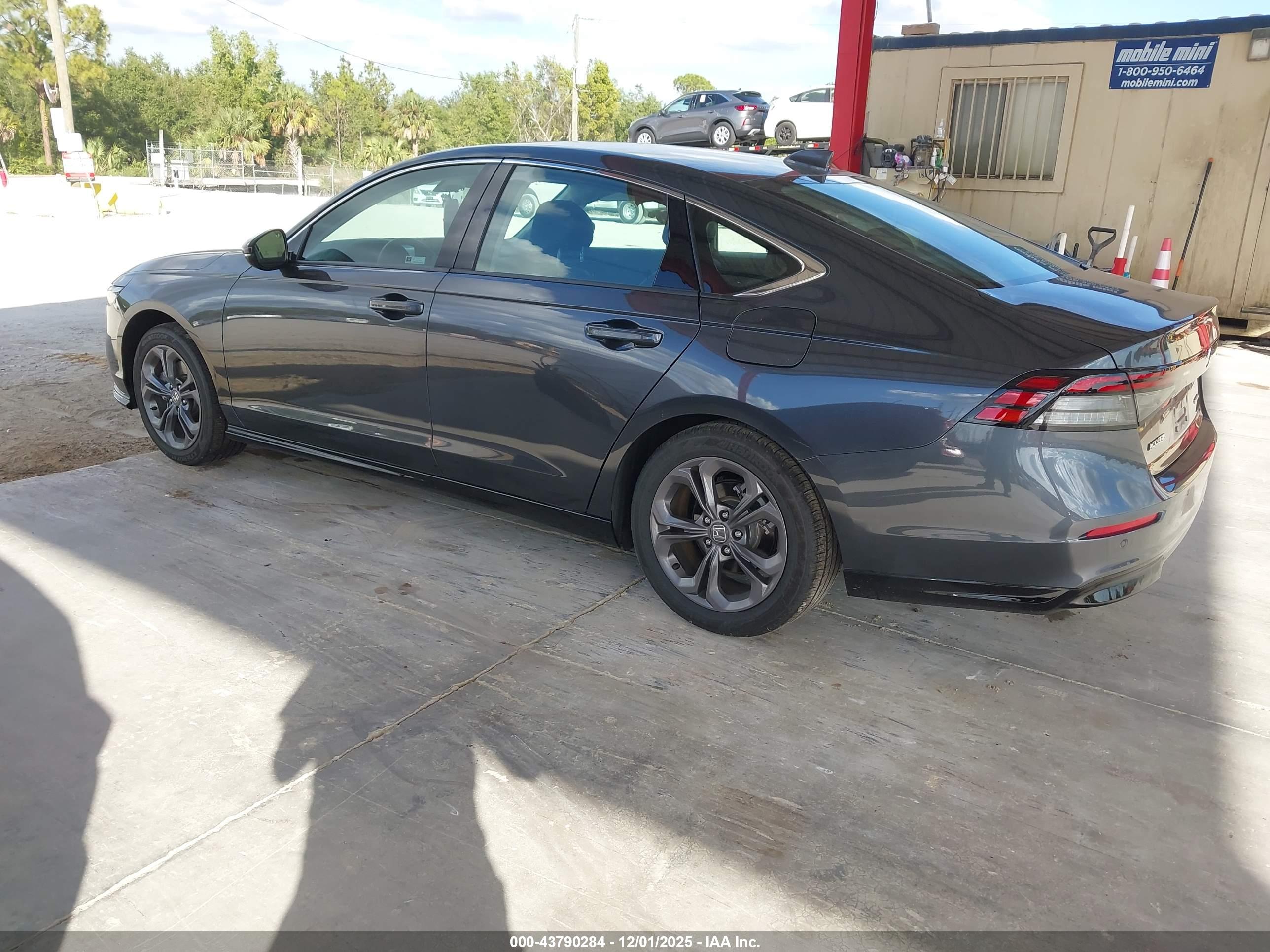 HONDA ACCORD image 3