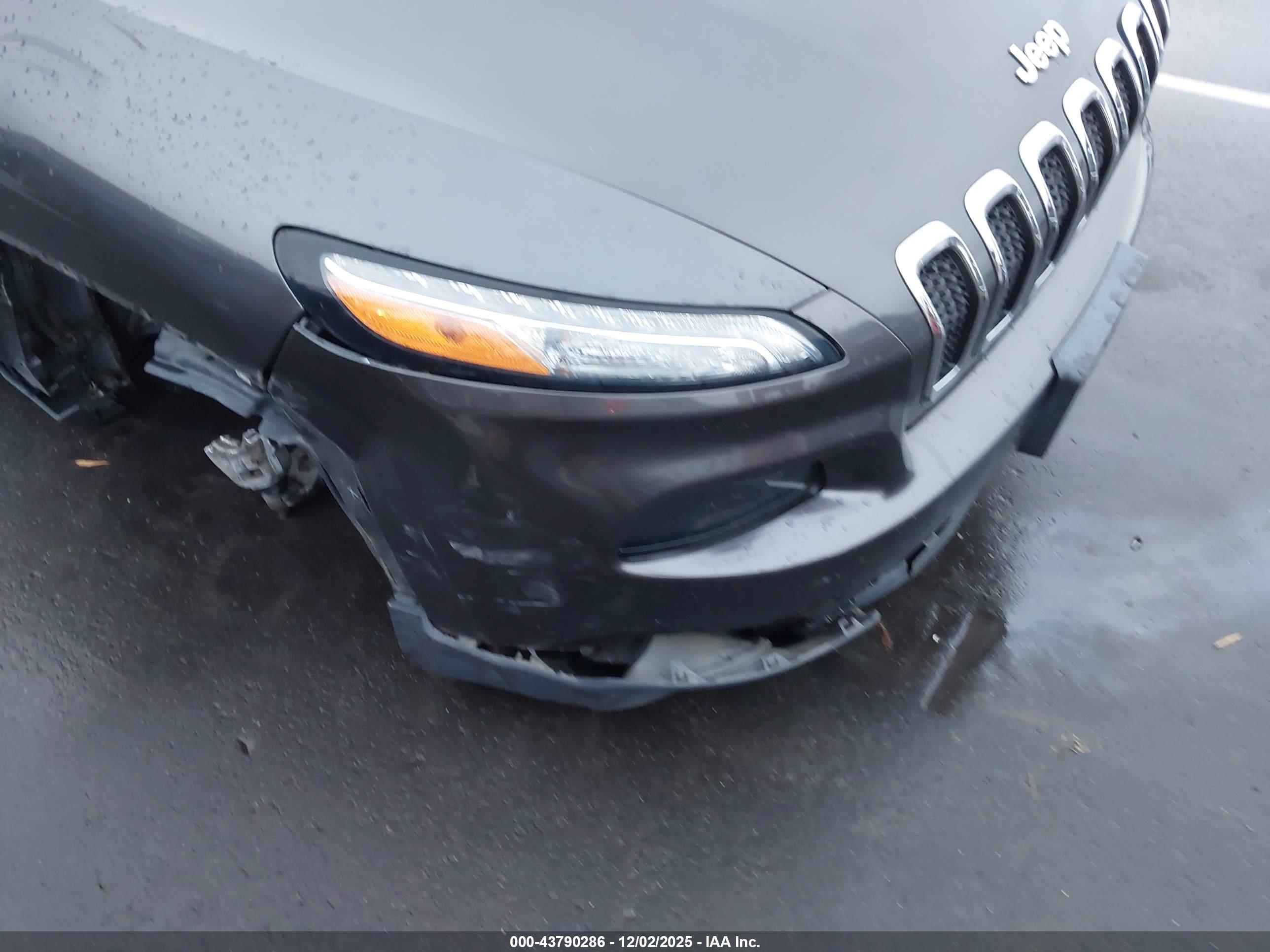 JEEP CHEROKEE image 6