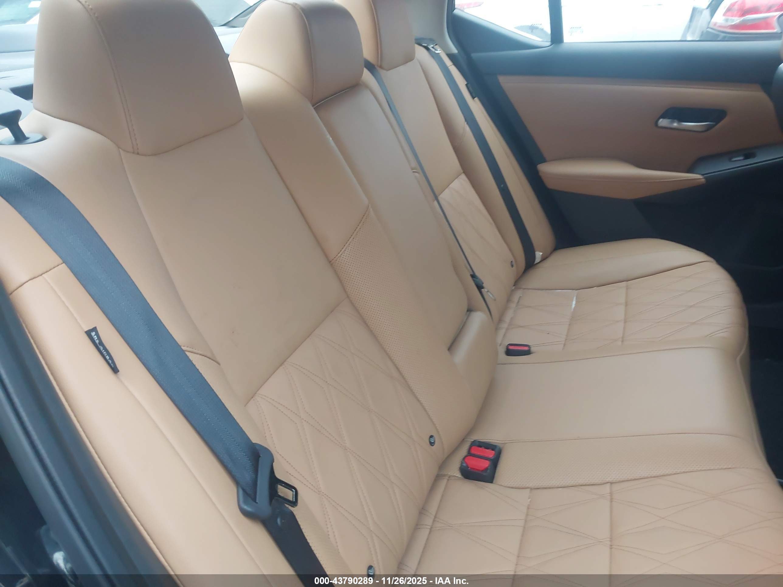 NISSAN SENTRA image 8