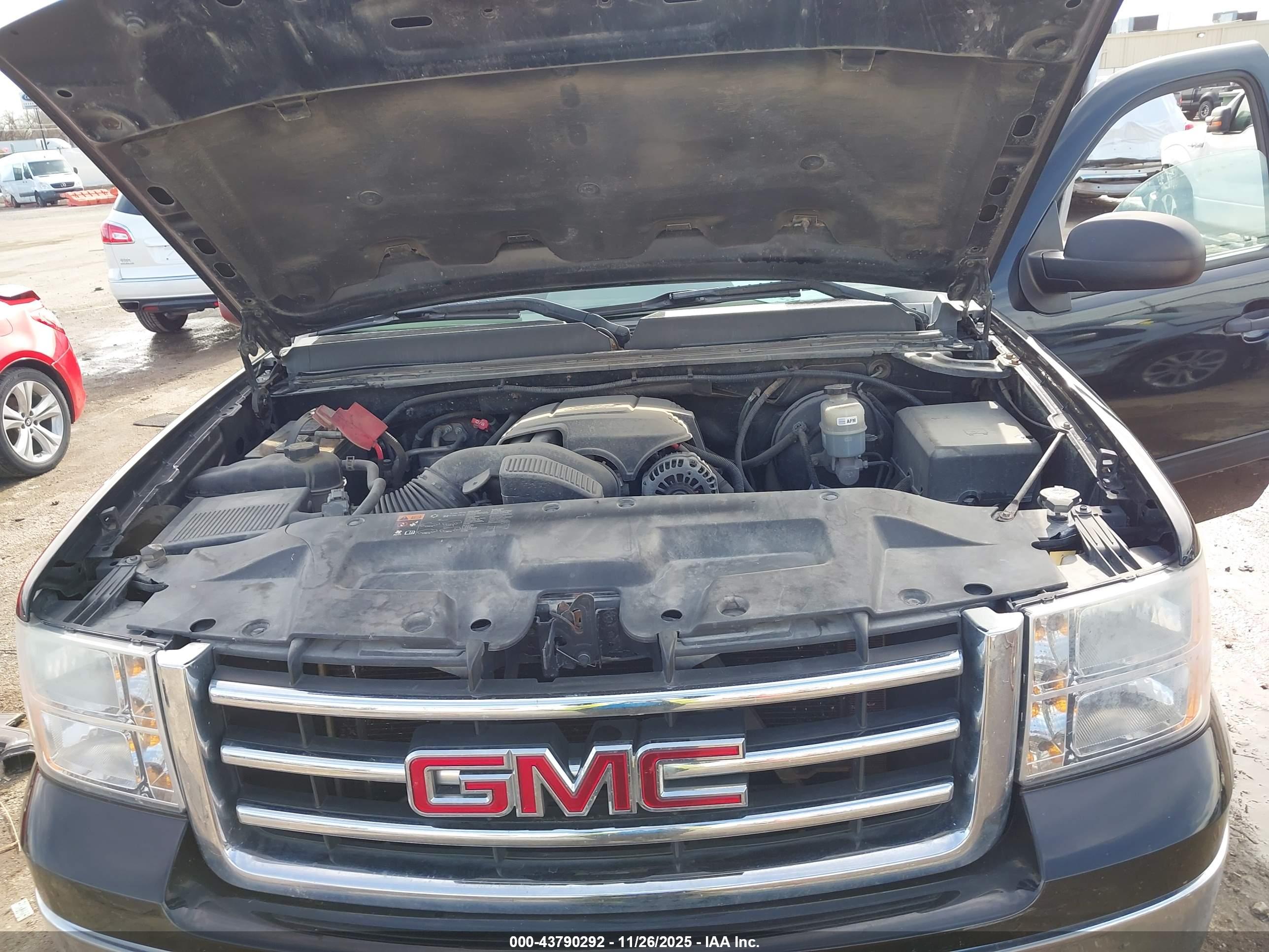 GMC SIERRA image 10