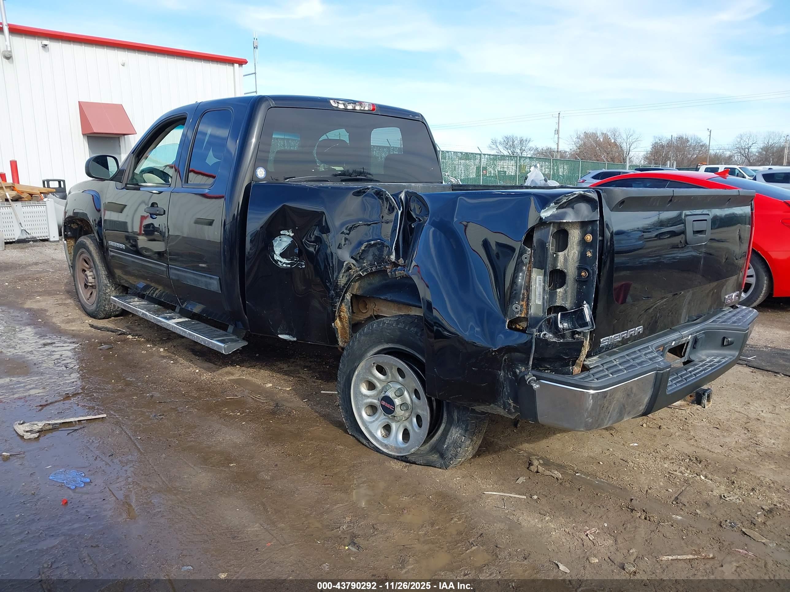 GMC SIERRA image 3