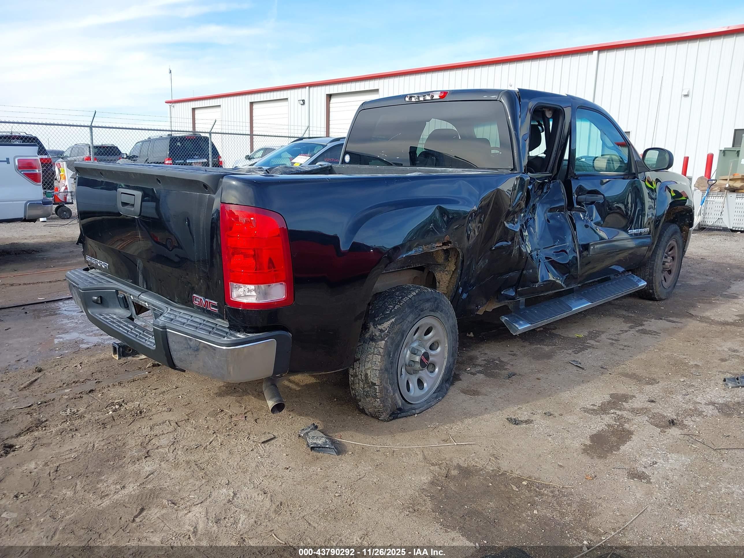 GMC SIERRA image 4