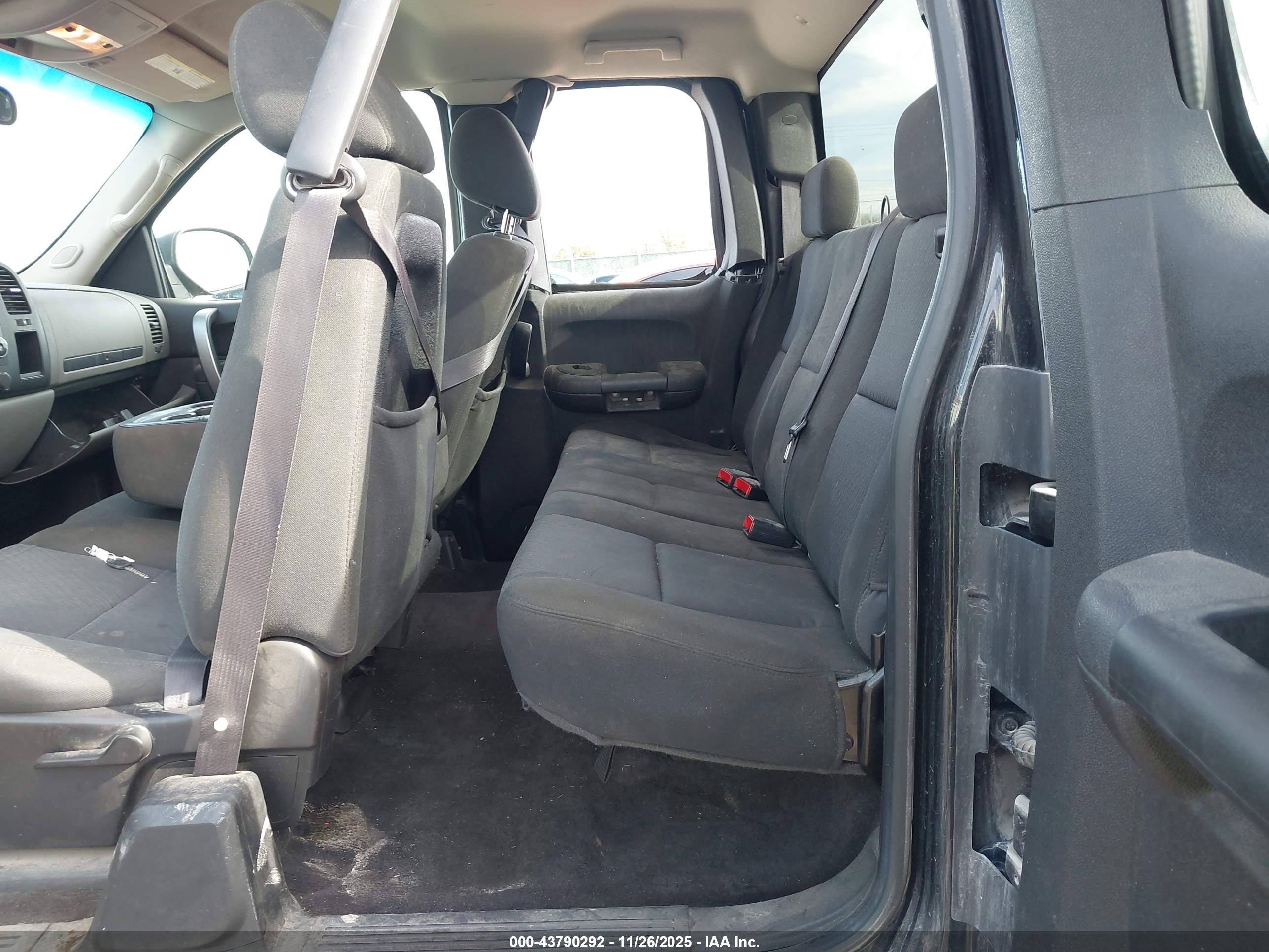 GMC SIERRA image 8