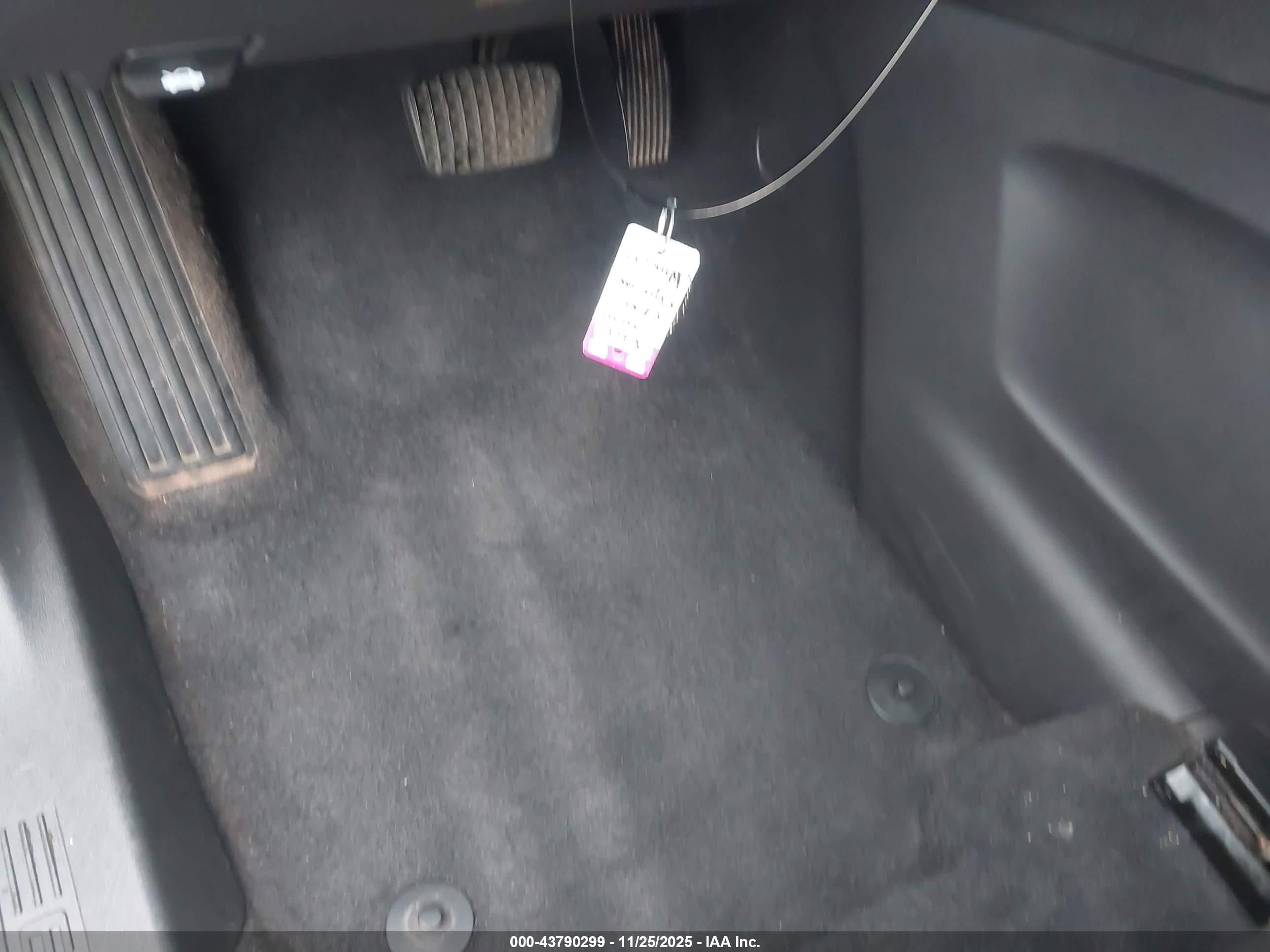 CHEVROLET EQUINOX image 11