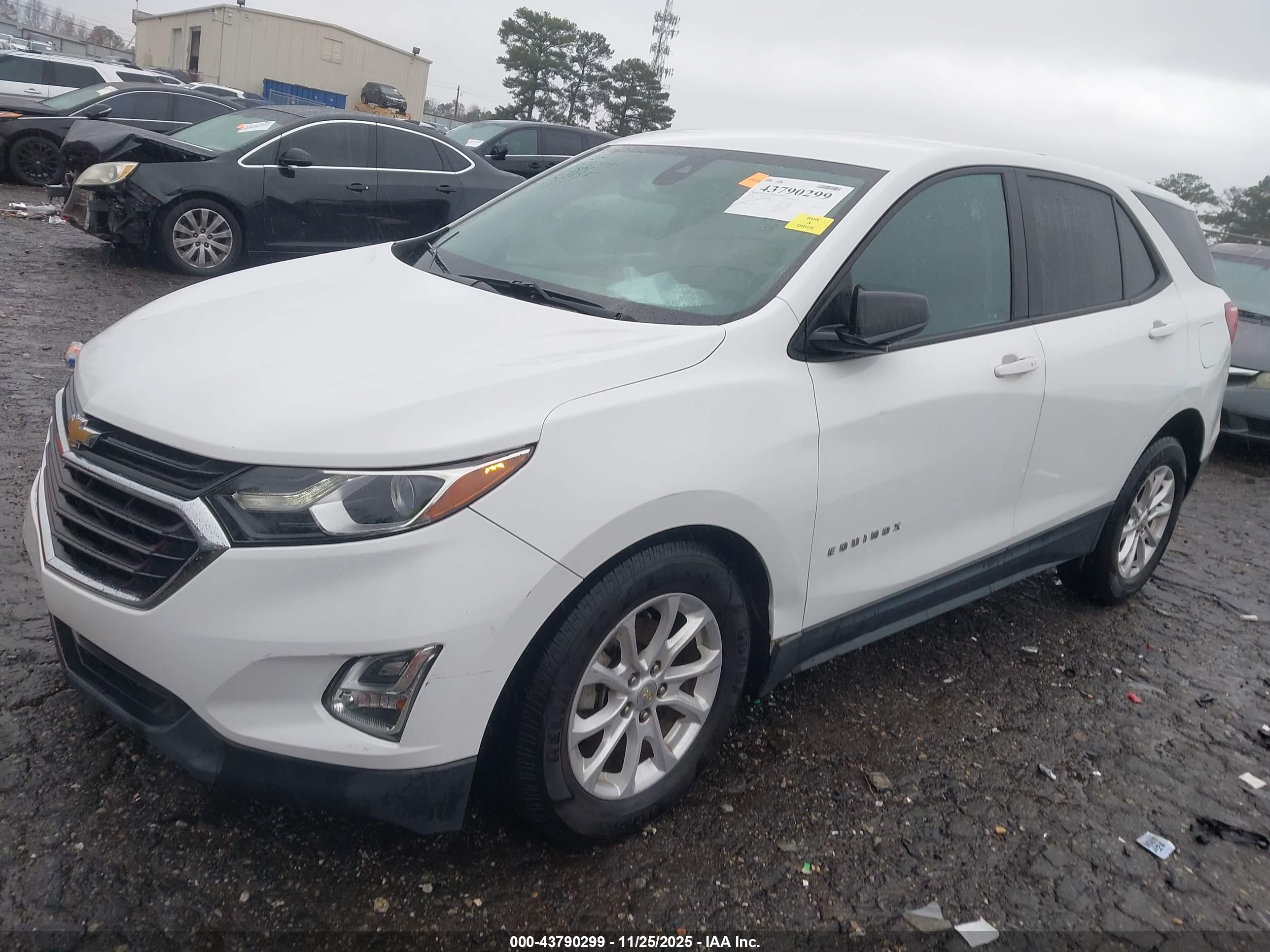 CHEVROLET EQUINOX image 2