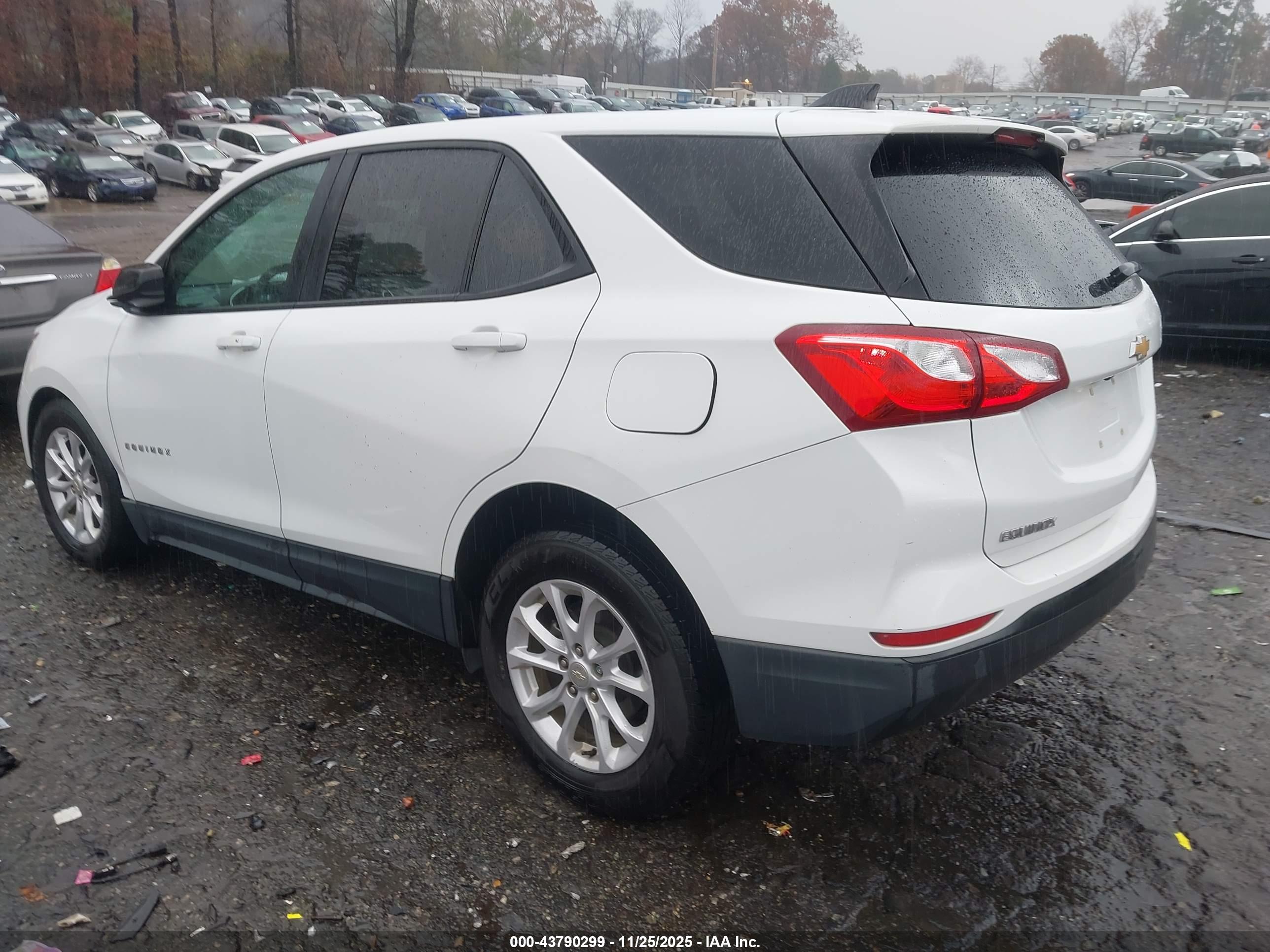 CHEVROLET EQUINOX image 3