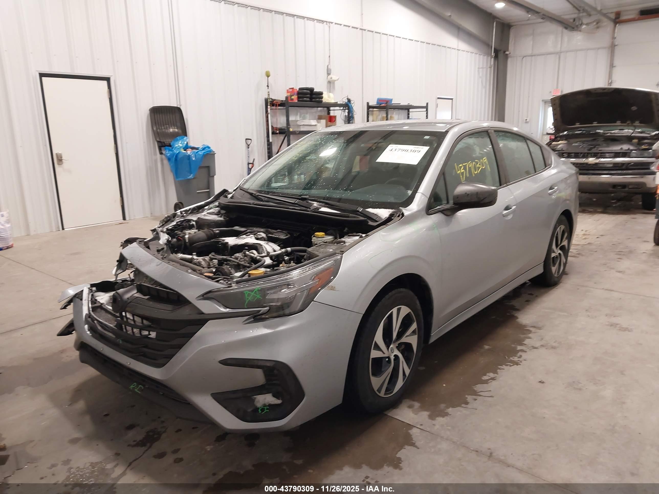 SUBARU LEGACY image 2