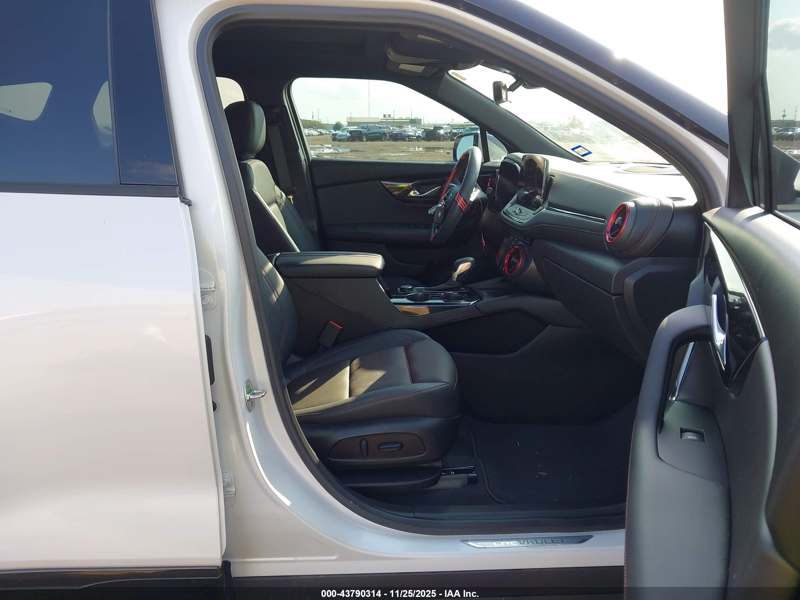 CHEVROLET BLAZER image 5