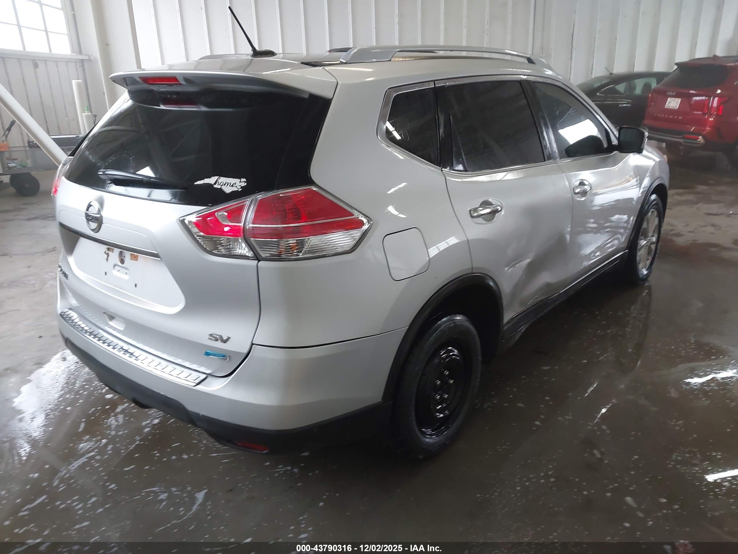 NISSAN ROGUE image 4