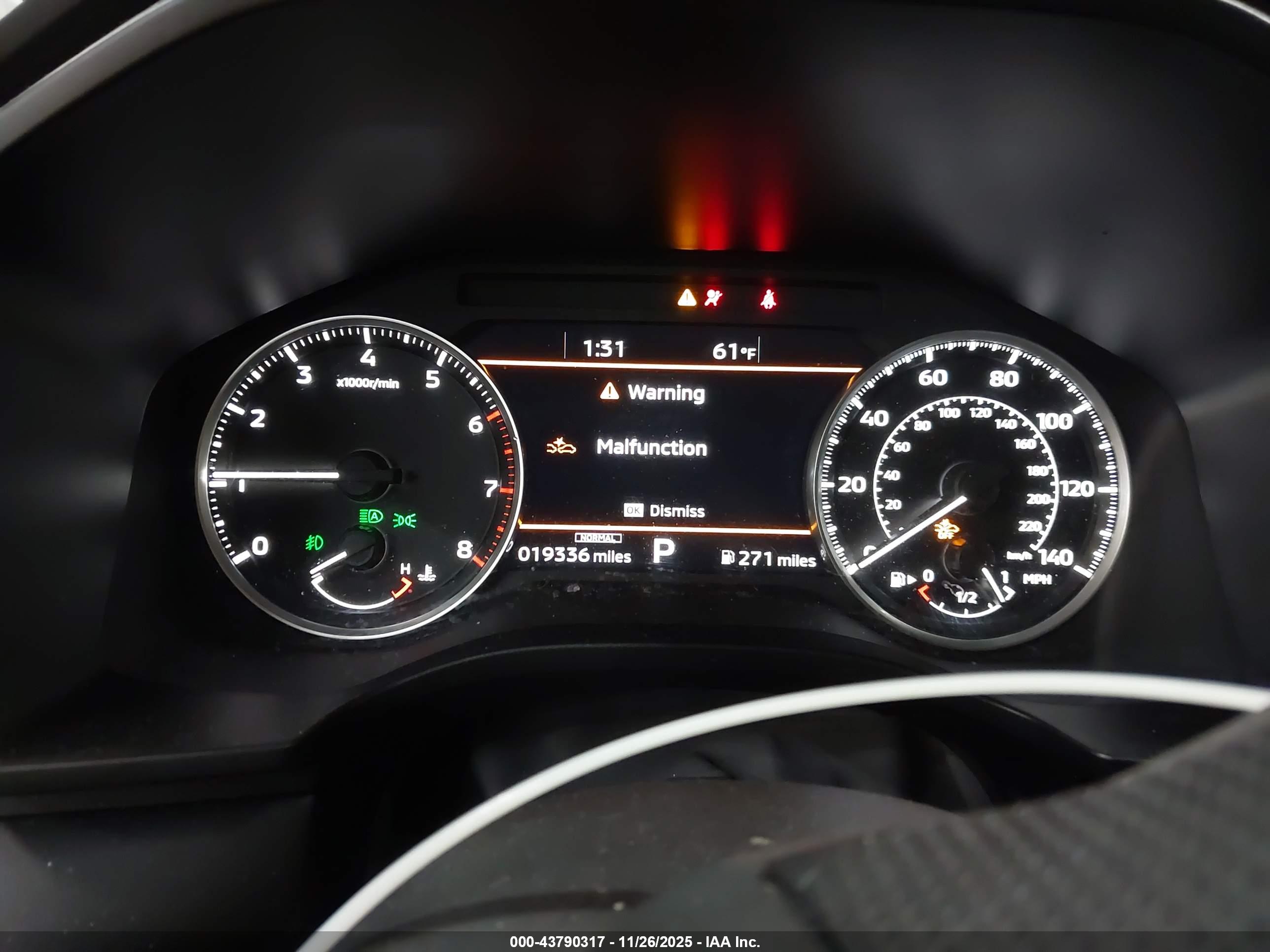 MITSUBISHI OUTLANDER image 7