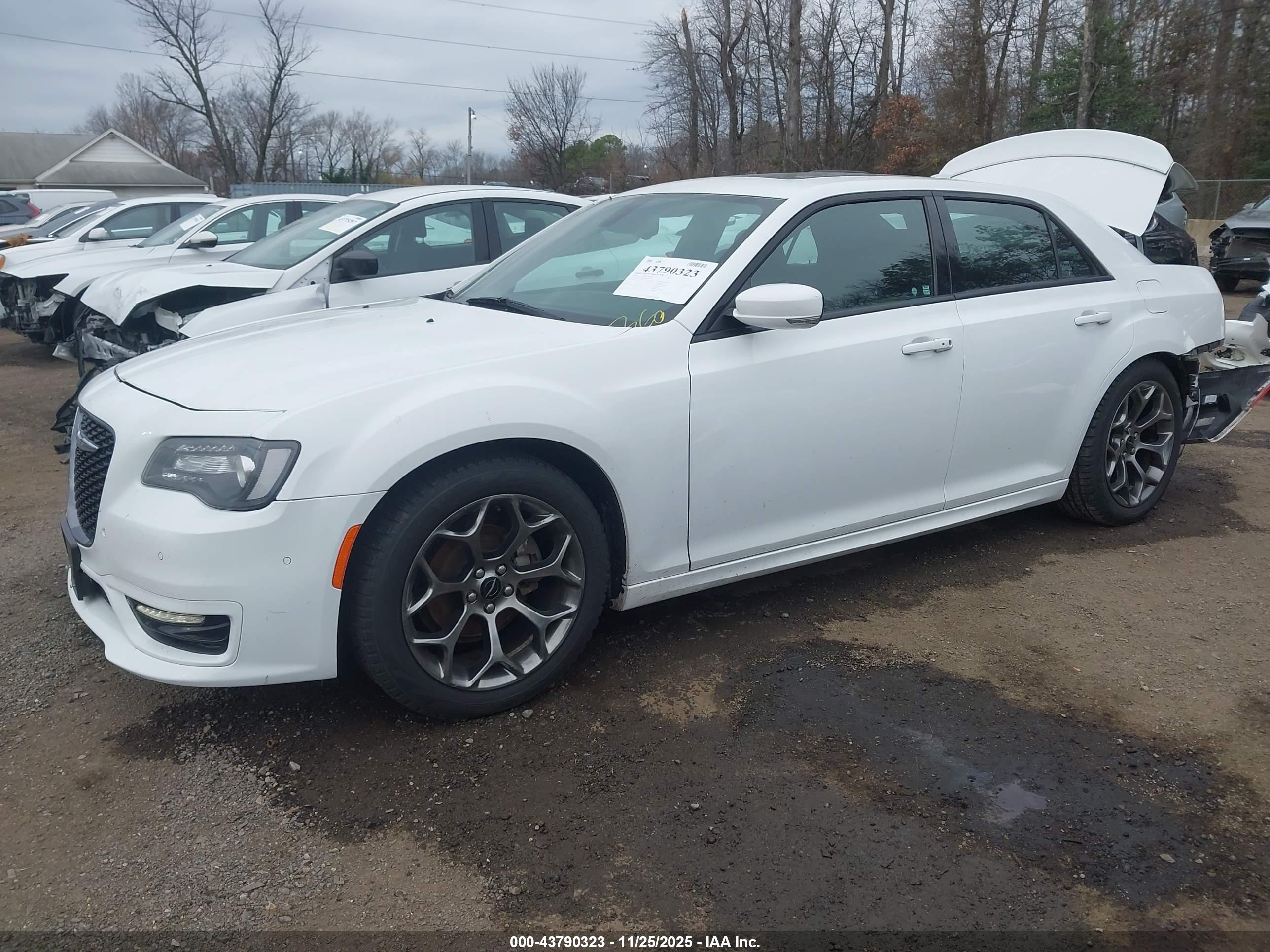 CHRYSLER 300 image 2