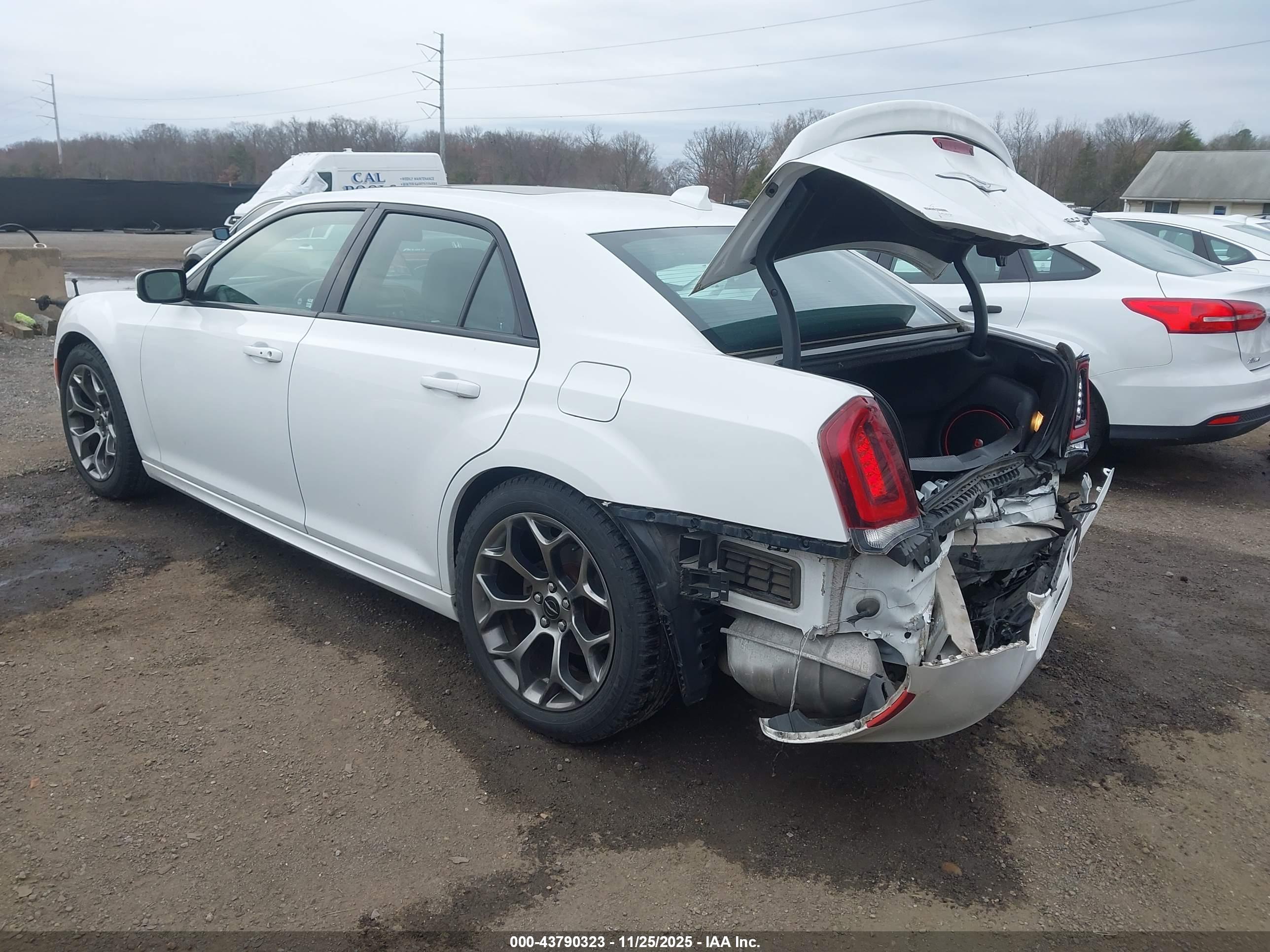 CHRYSLER 300 image 3