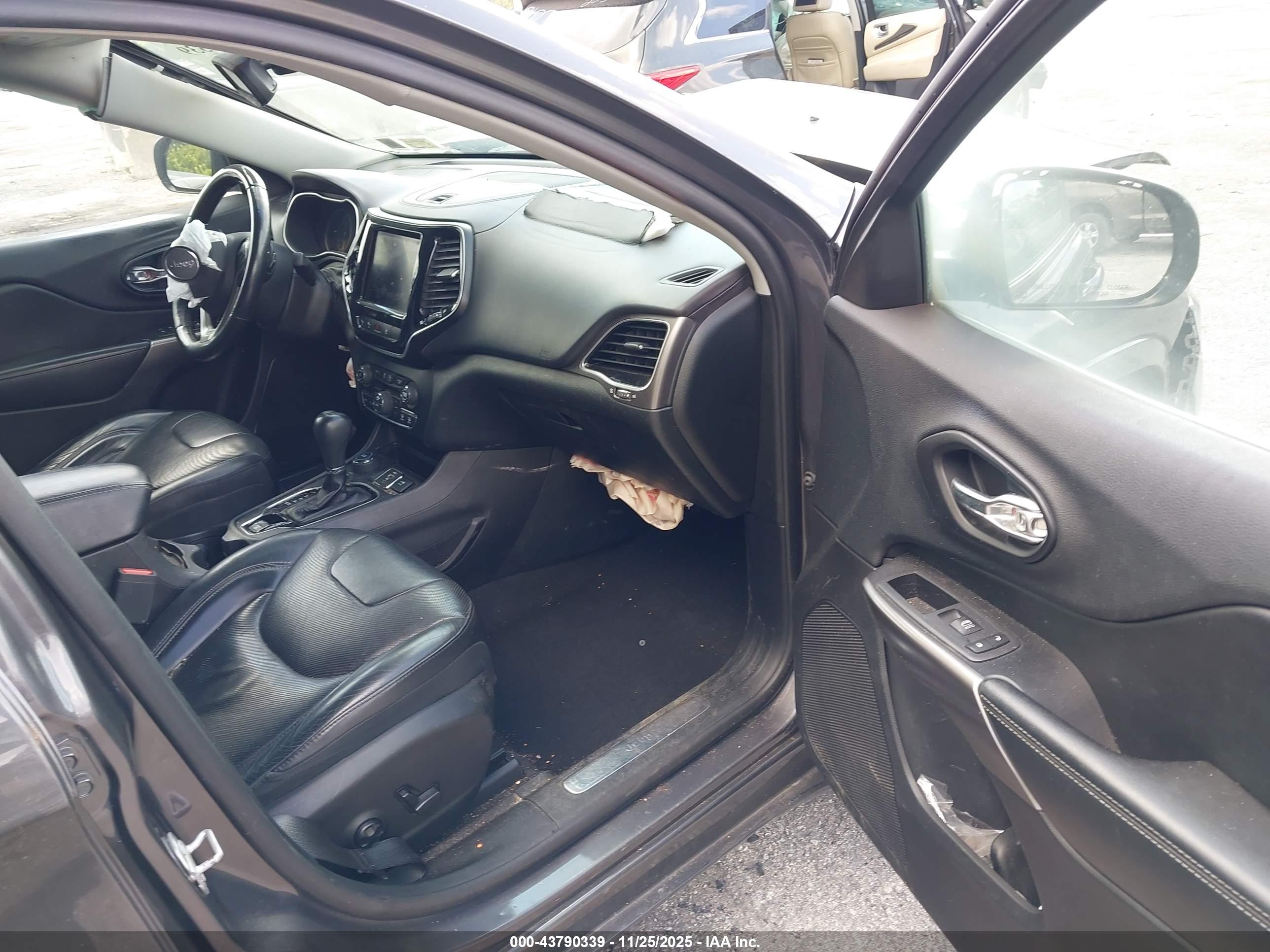 JEEP CHEROKEE image 5
