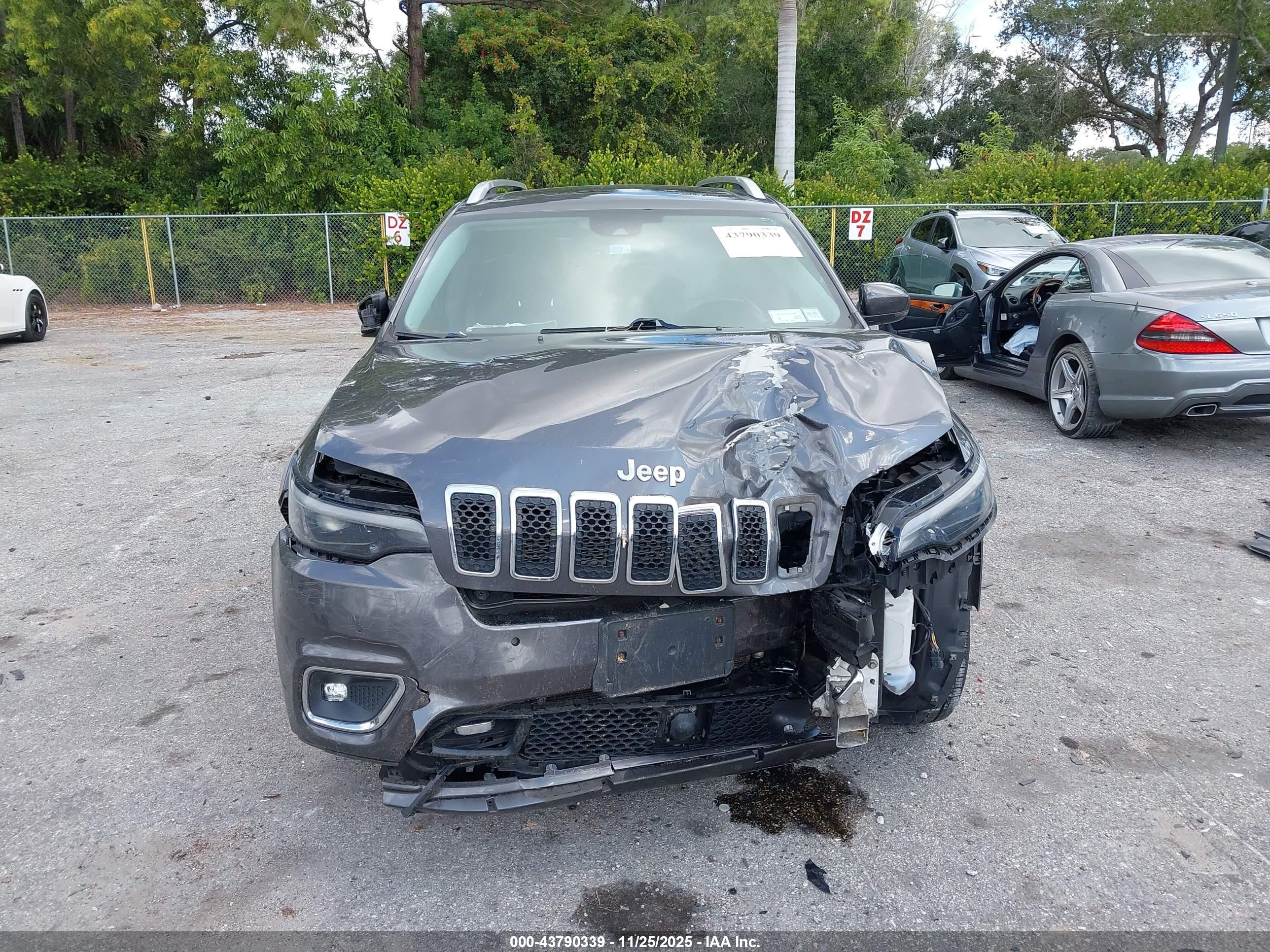JEEP CHEROKEE image 6