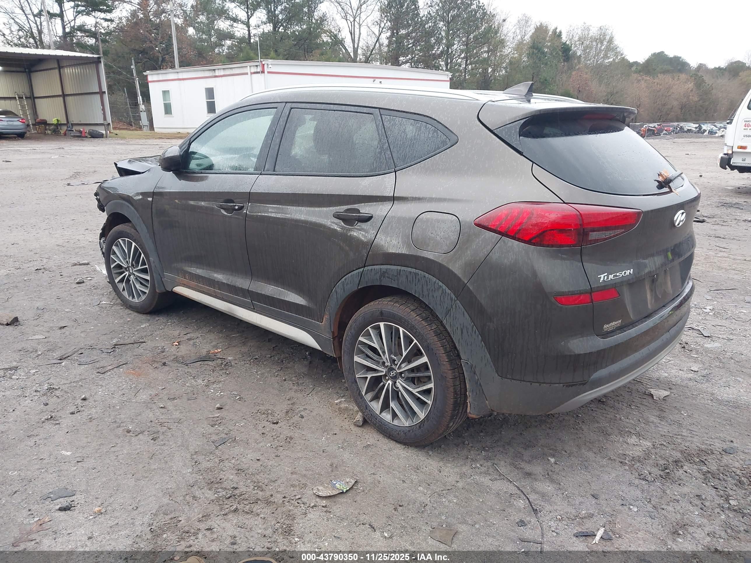 HYUNDAI TUCSON image 3