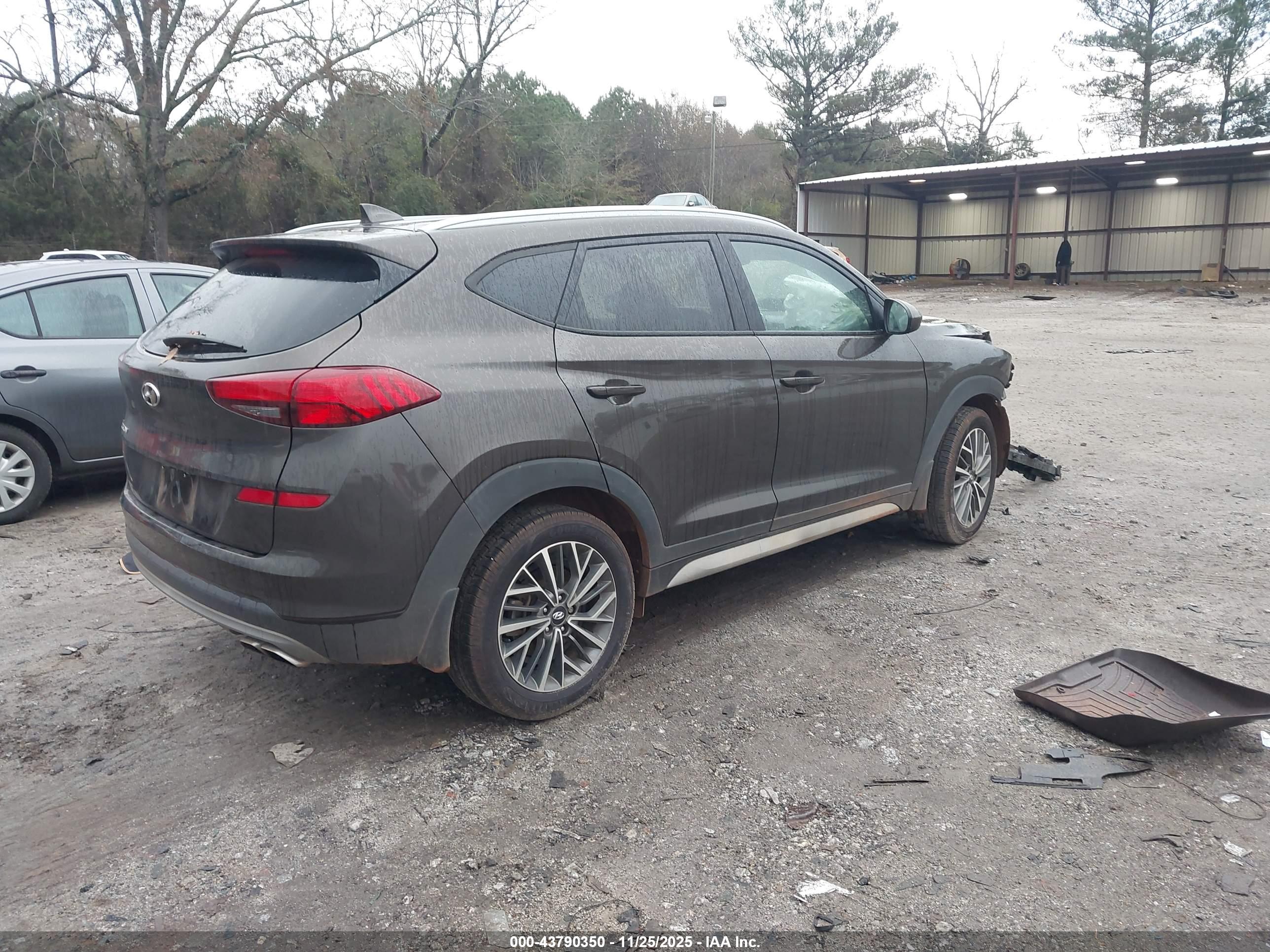 HYUNDAI TUCSON image 4