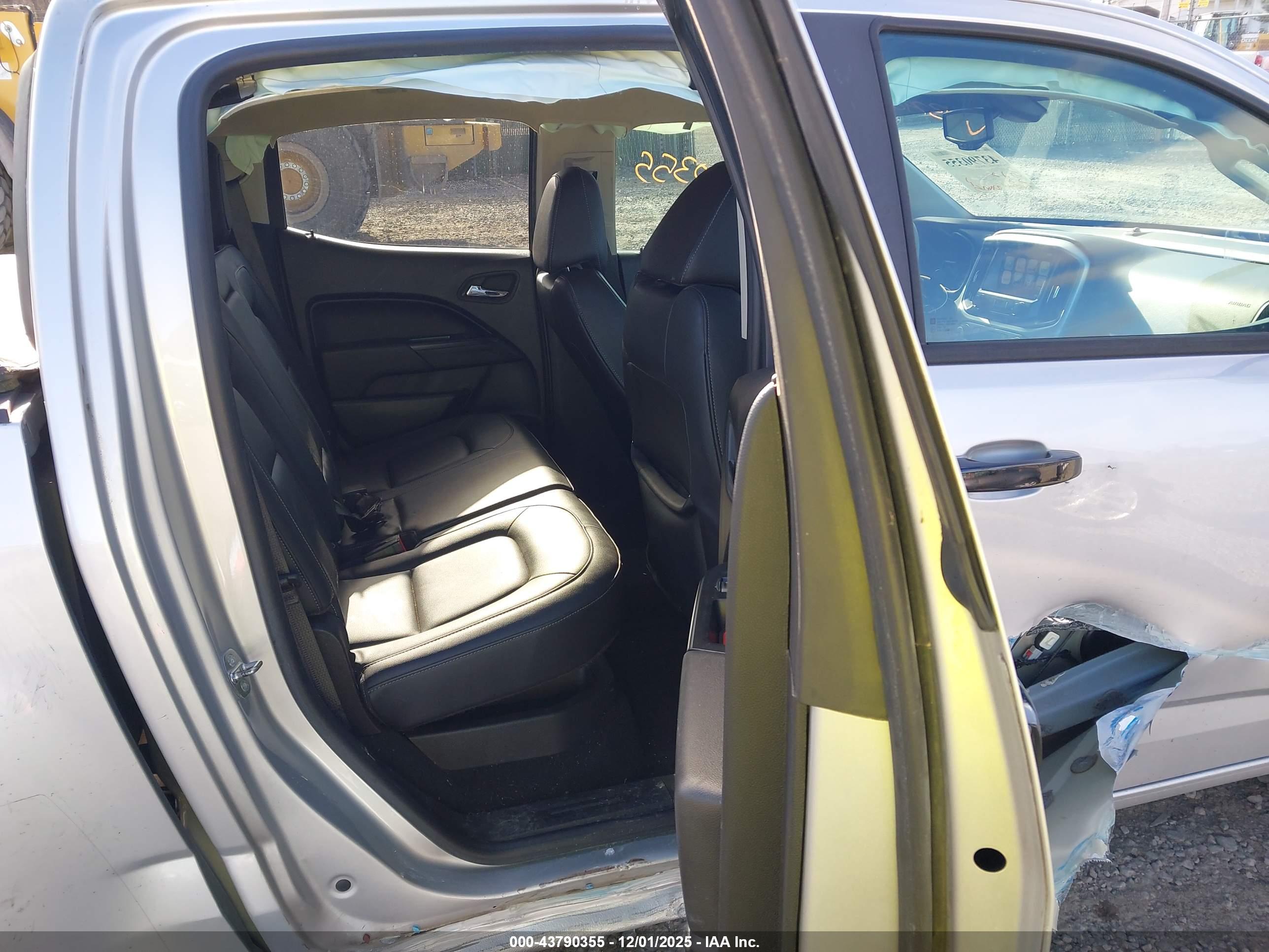 CHEVROLET COLORADO image 8
