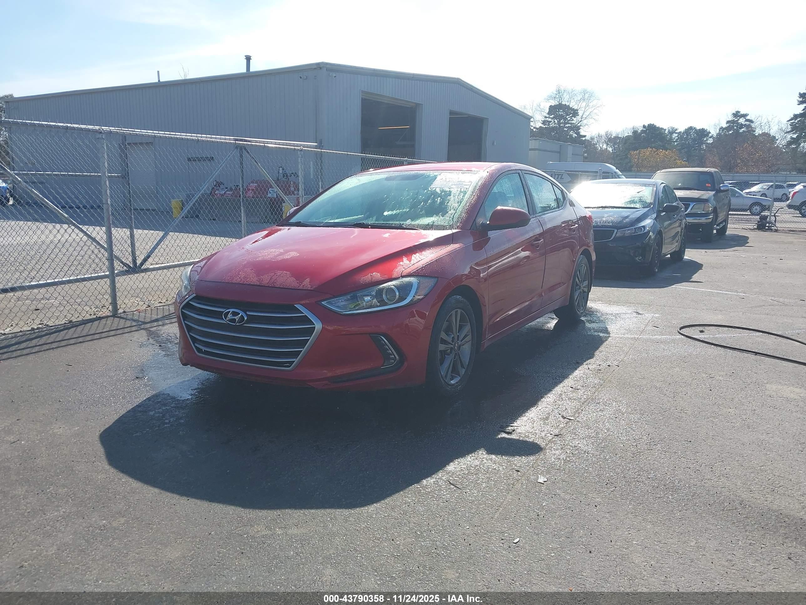 HYUNDAI ELANTRA image 2