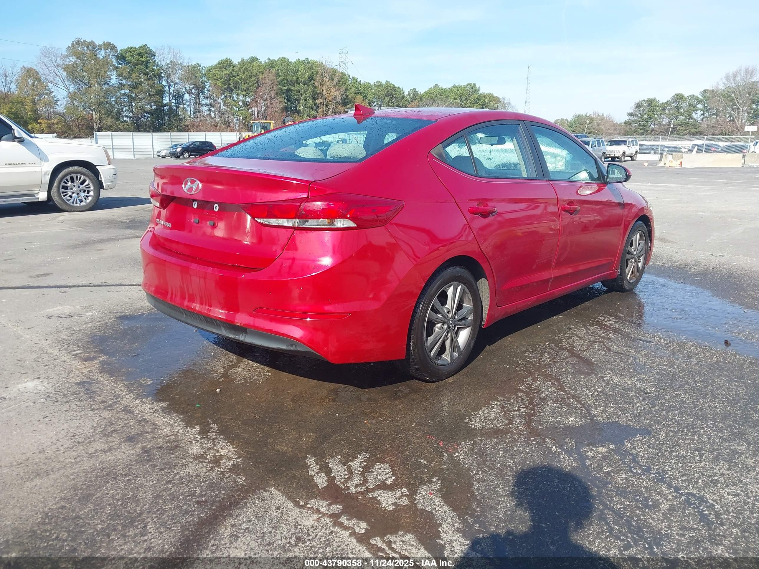 HYUNDAI ELANTRA image 4