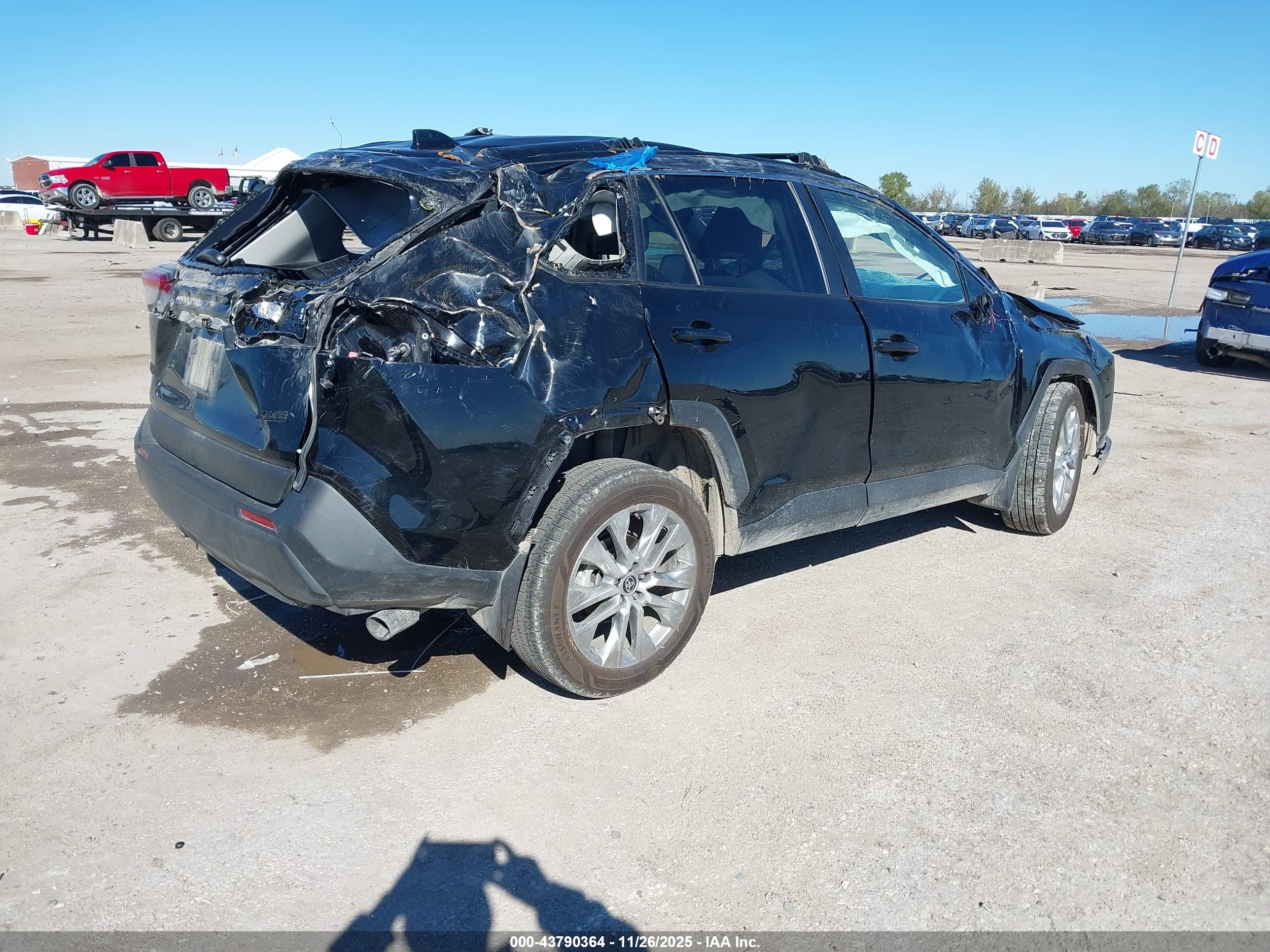 TOYOTA RAV4 image 4