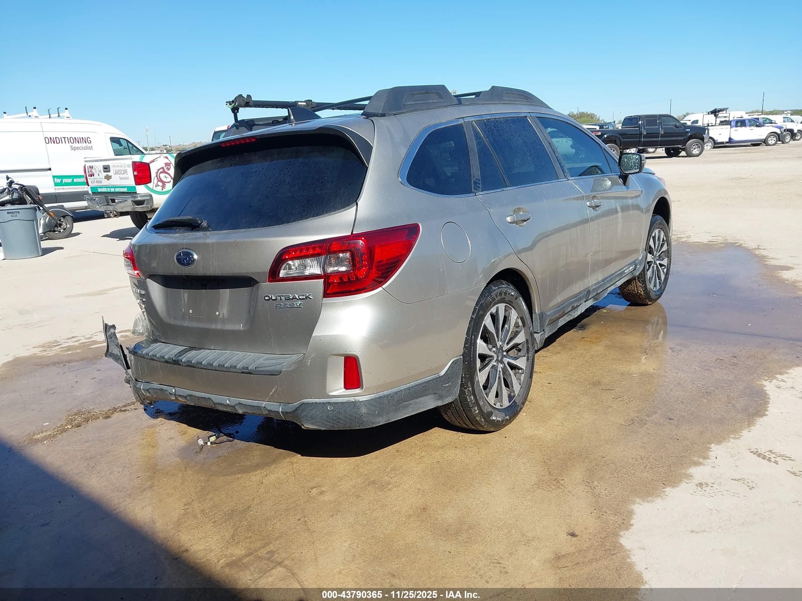 SUBARU OUTBACK image 4