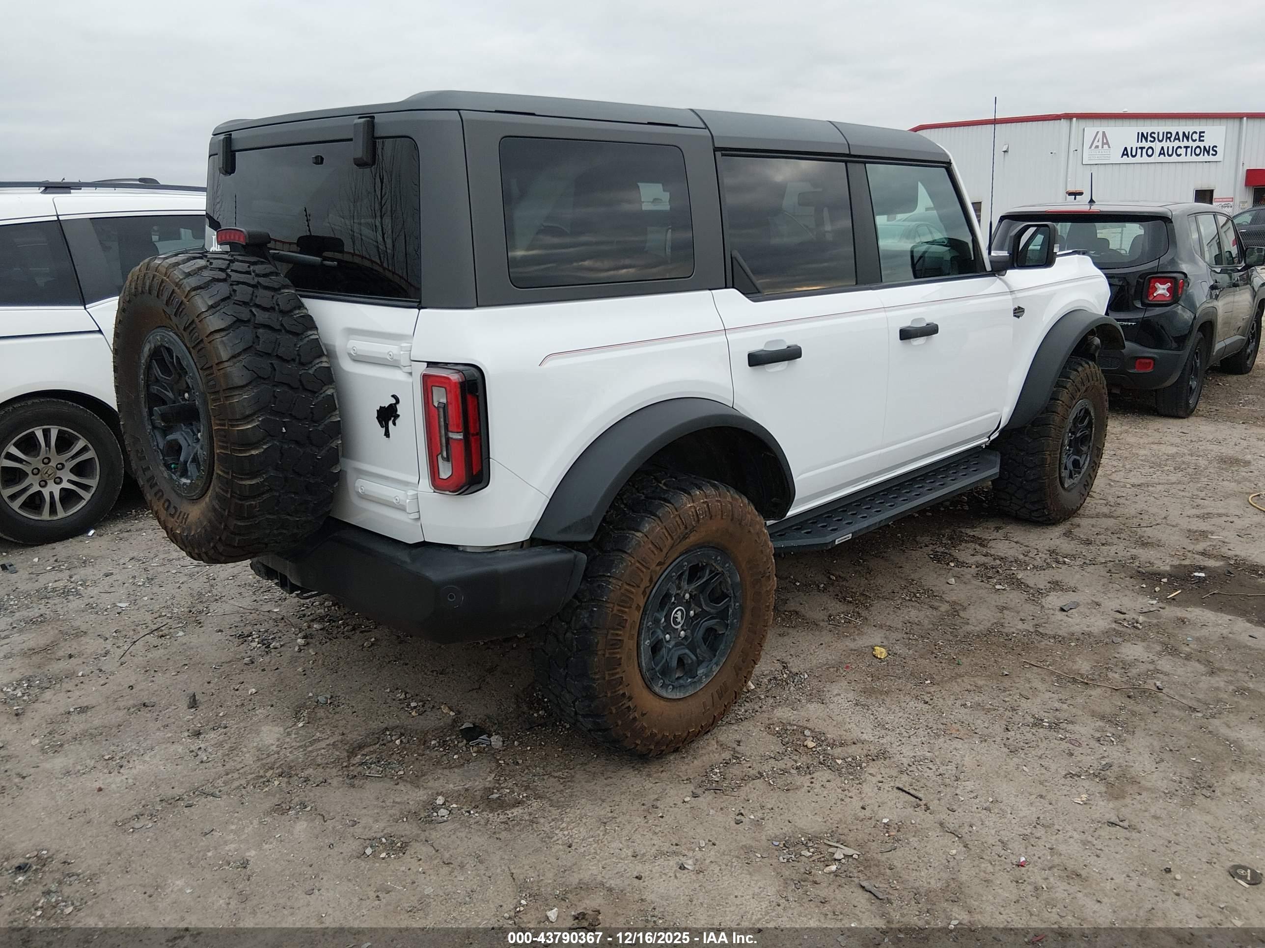 FORD BRONCO image 4
