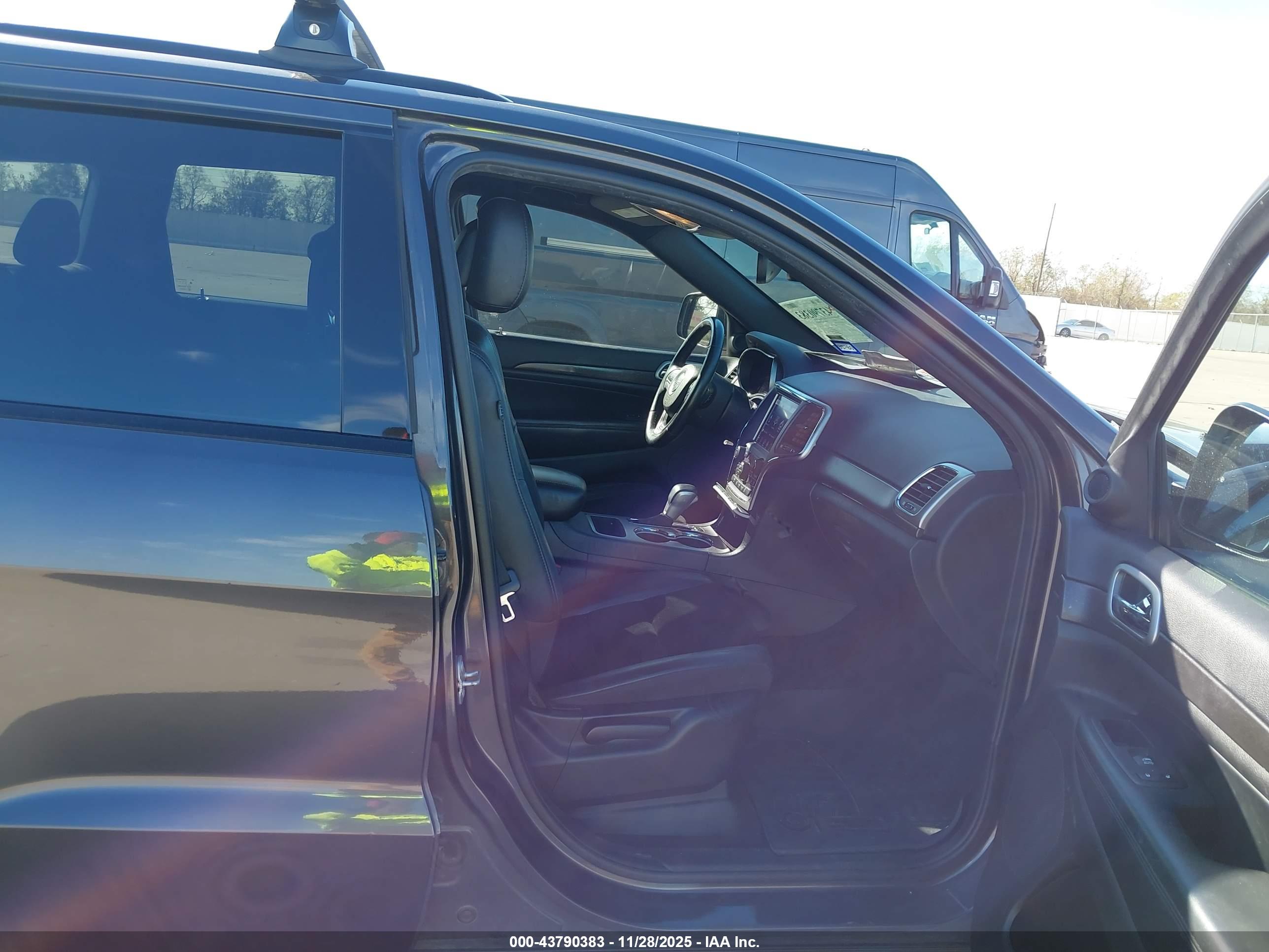 JEEP GRAND image 5