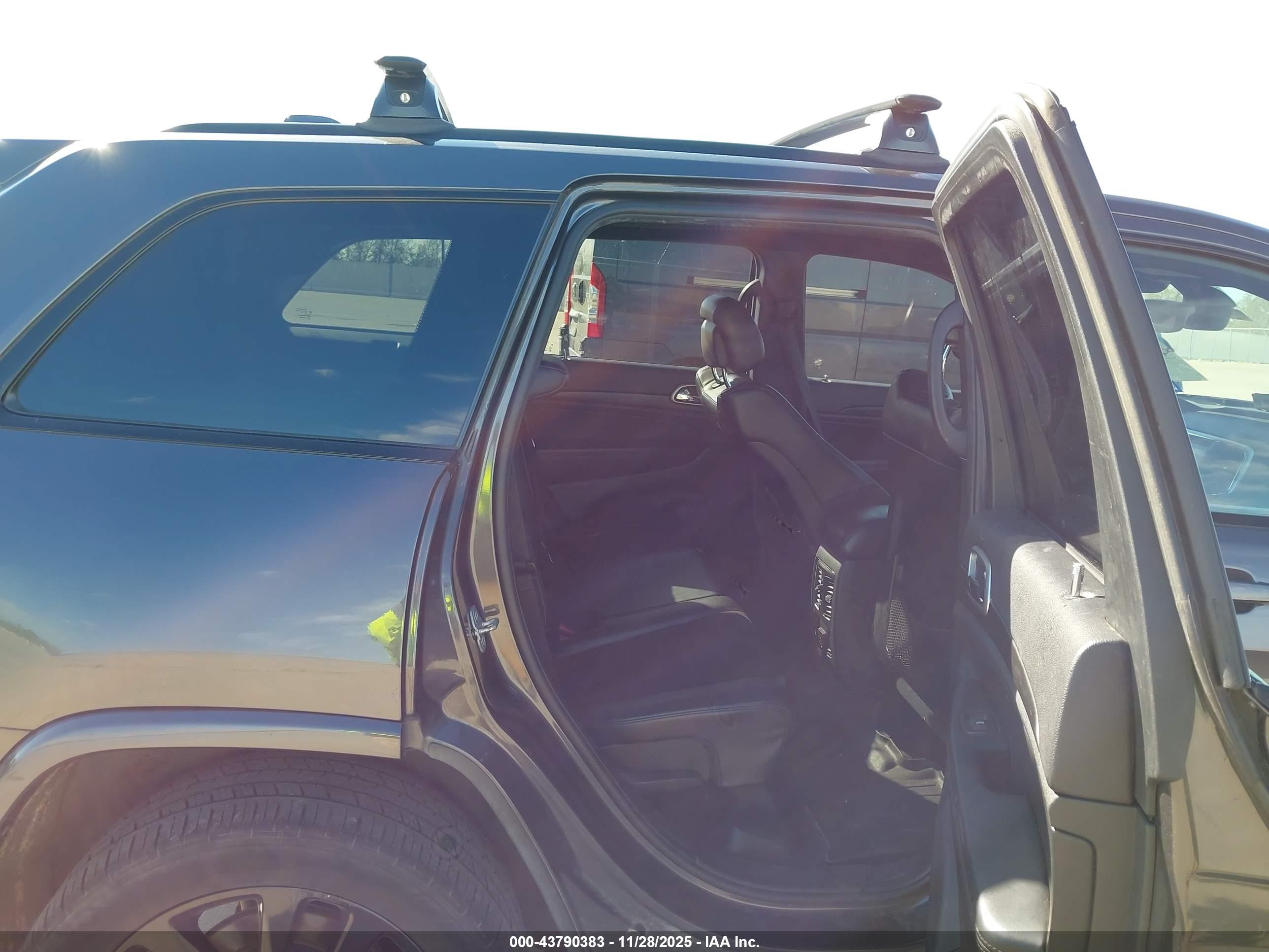 JEEP GRAND image 8