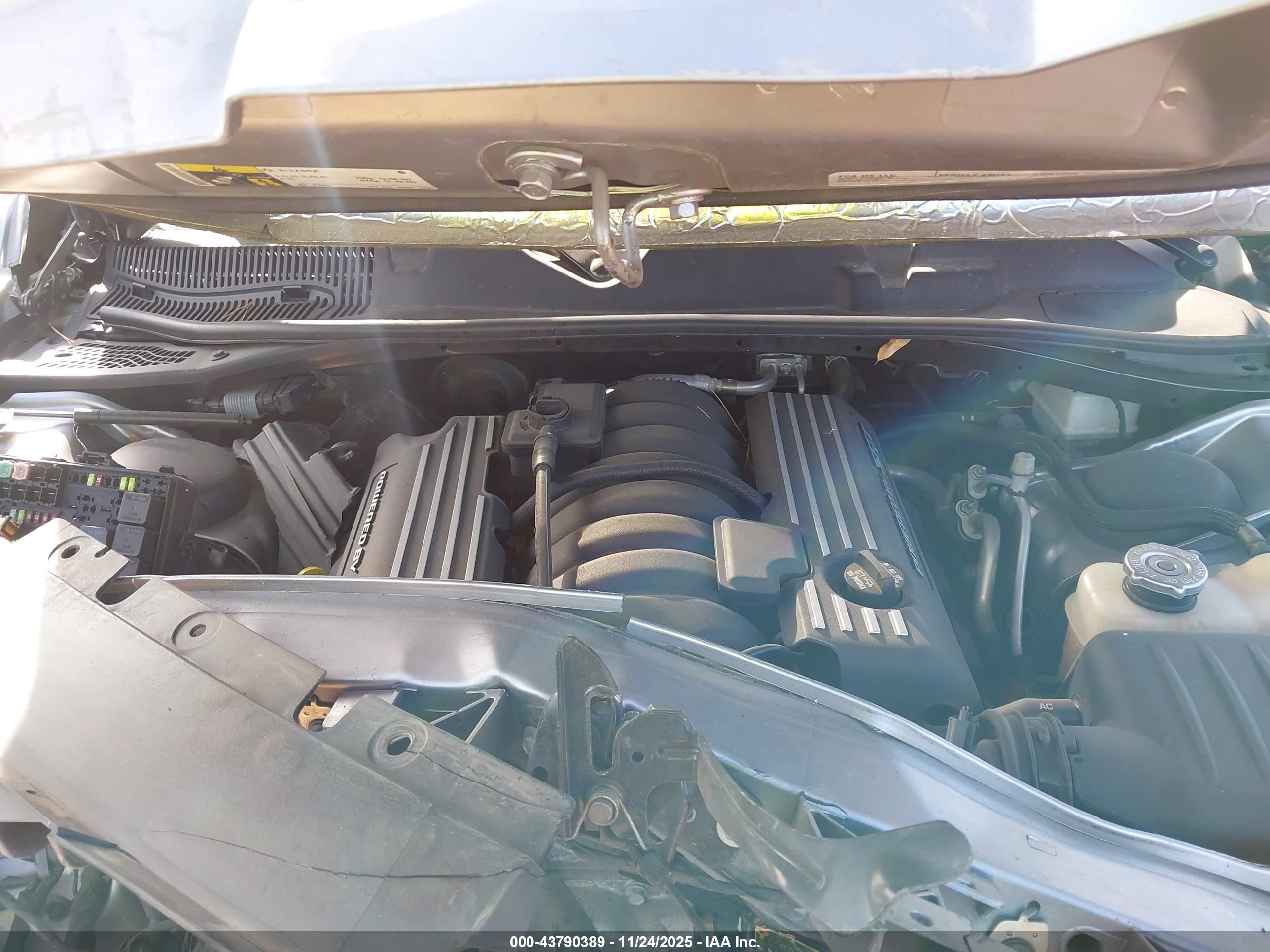 DODGE CHALLENGER image 10