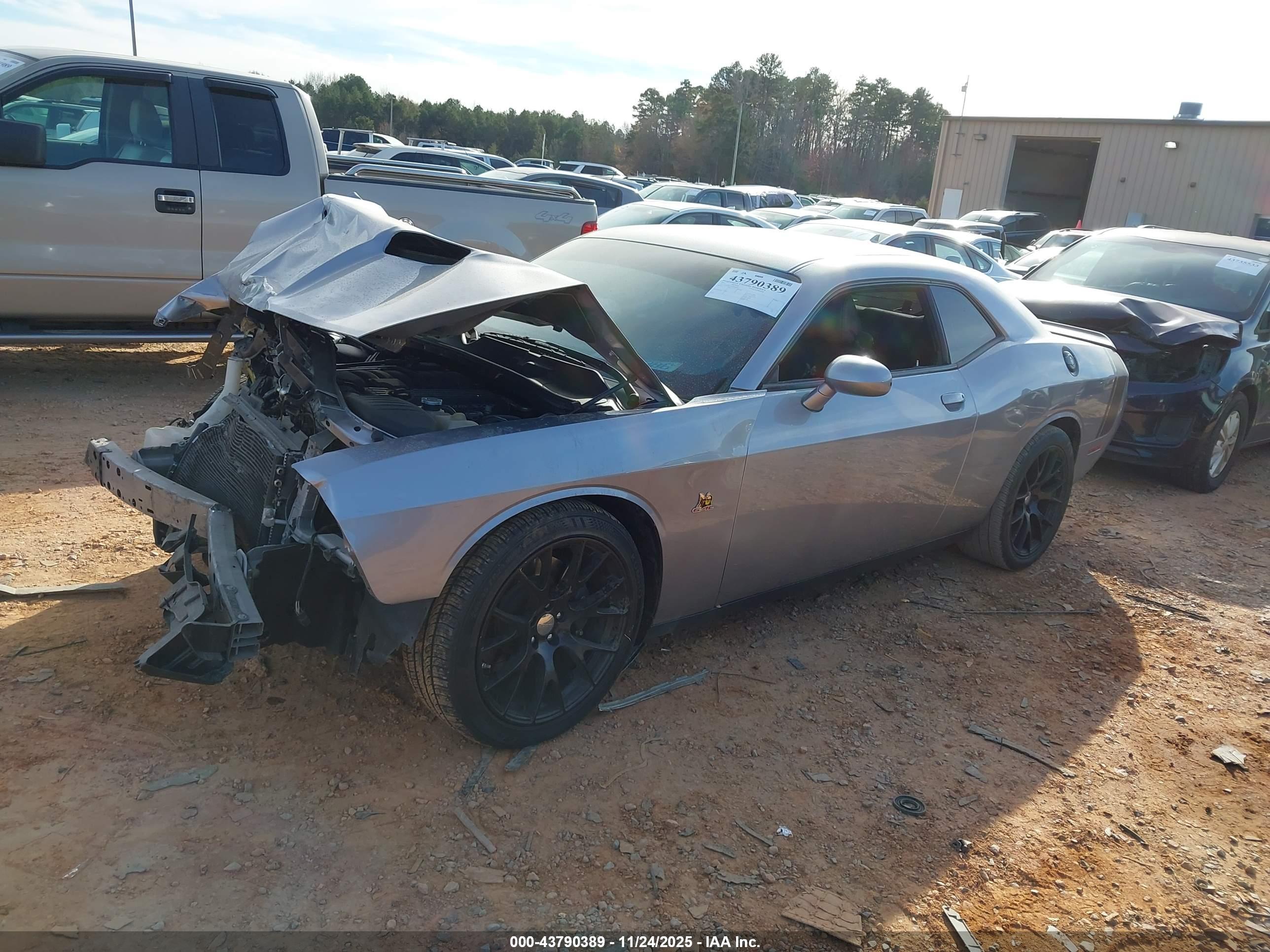 DODGE CHALLENGER image 2