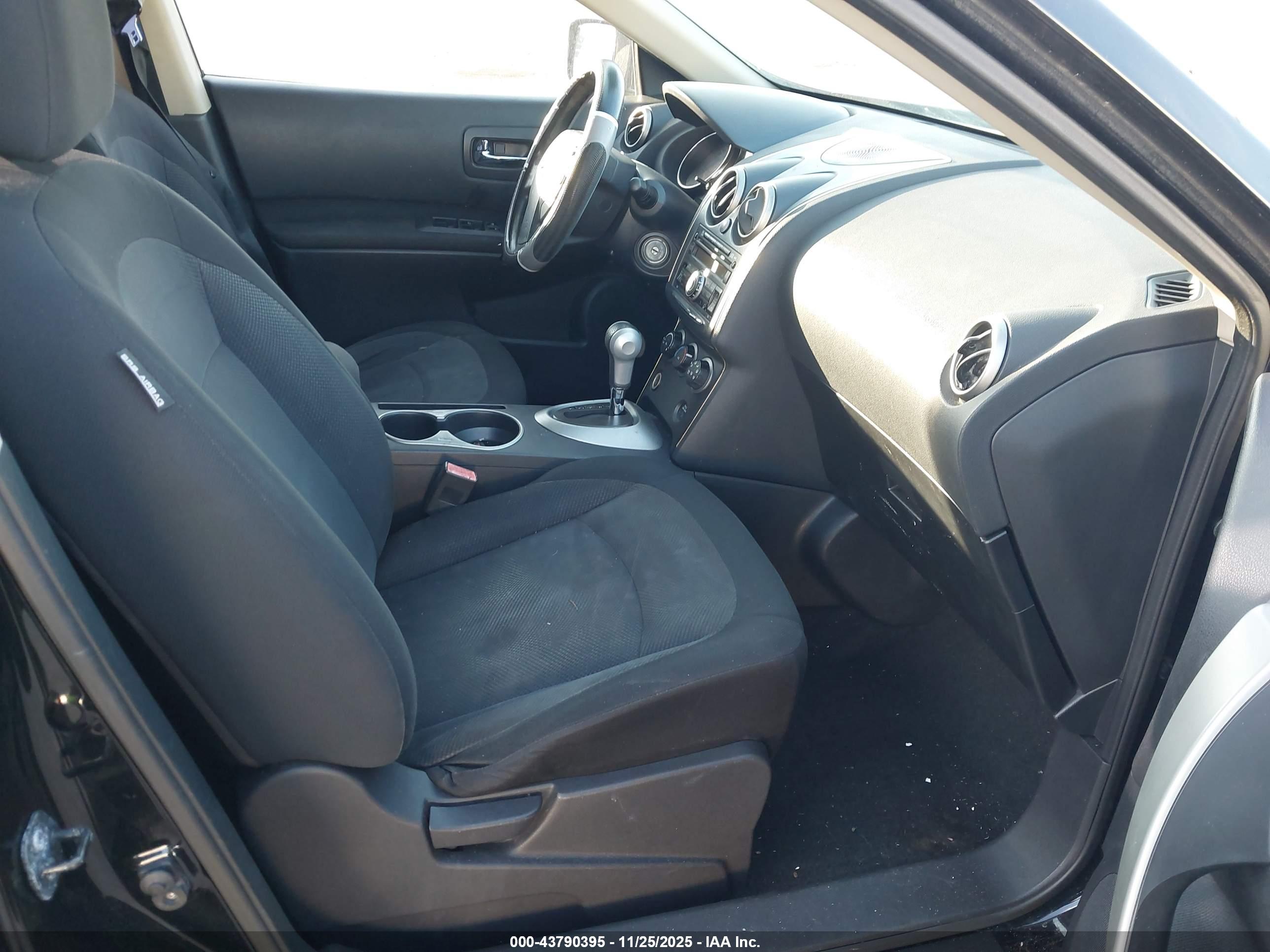 NISSAN ROGUE image 5