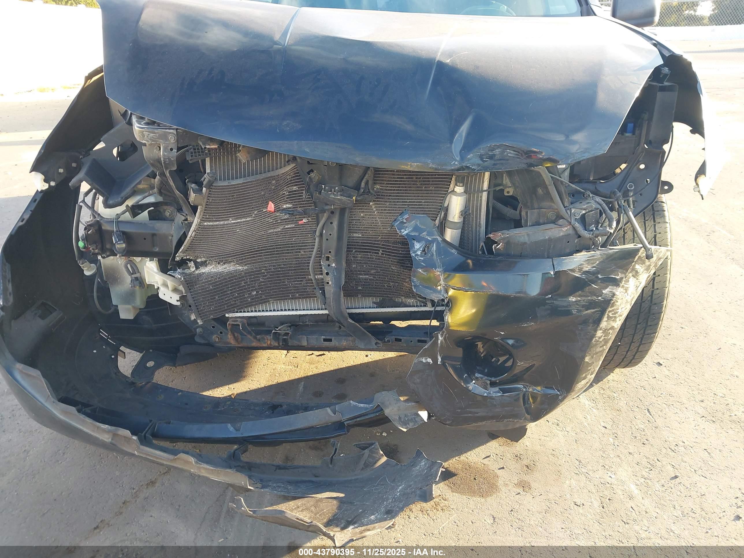 NISSAN ROGUE image 6