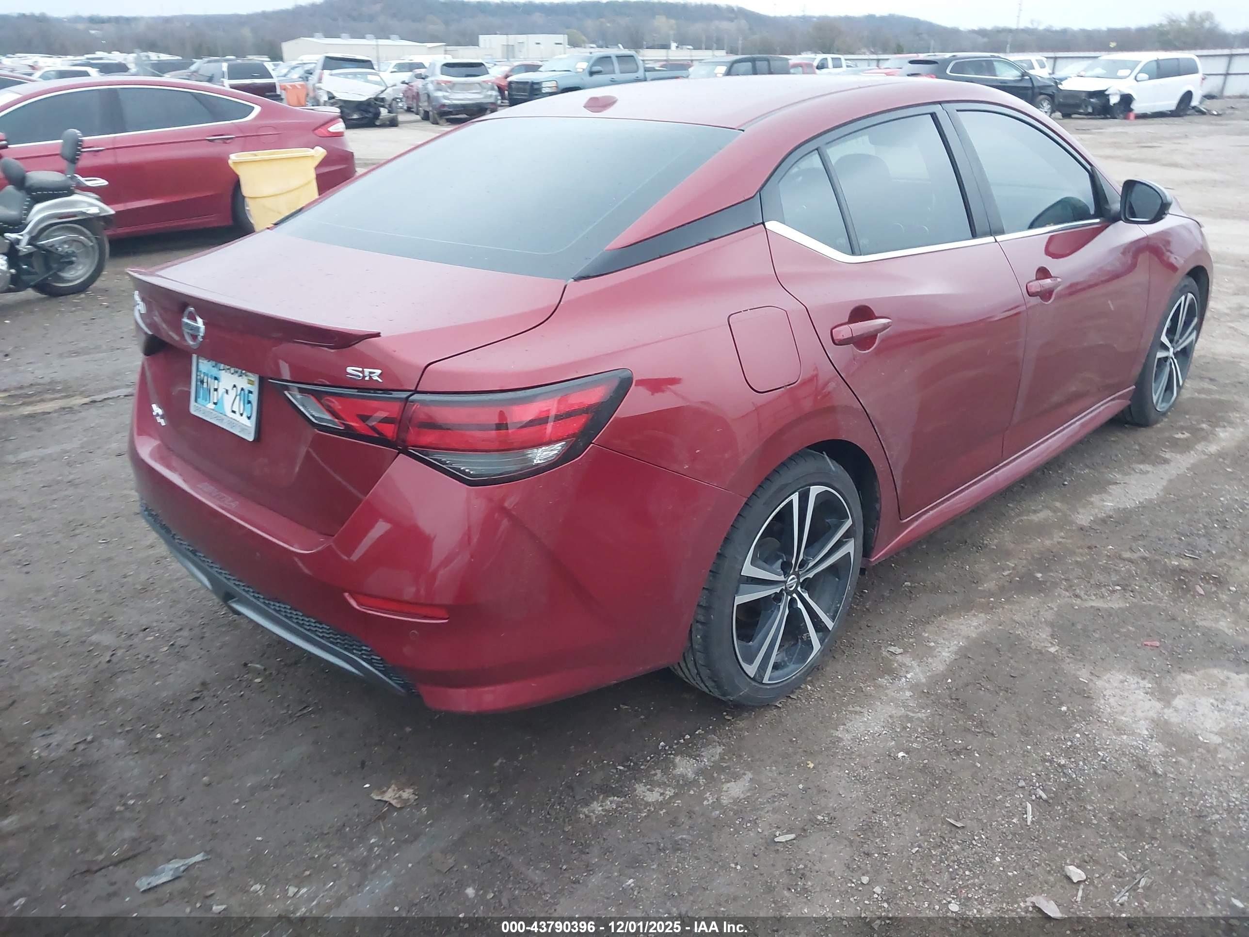 NISSAN SENTRA image 4