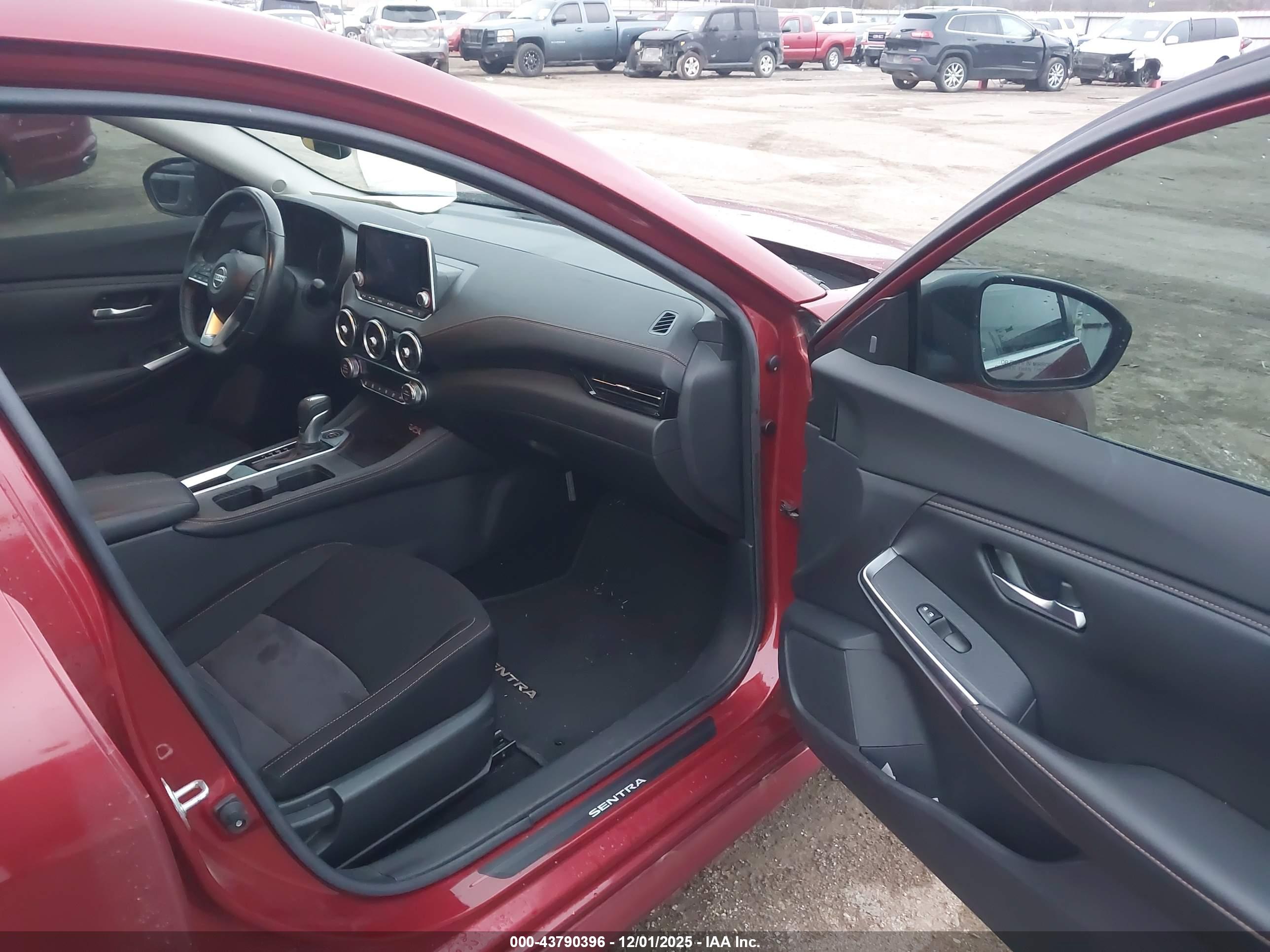 NISSAN SENTRA image 5