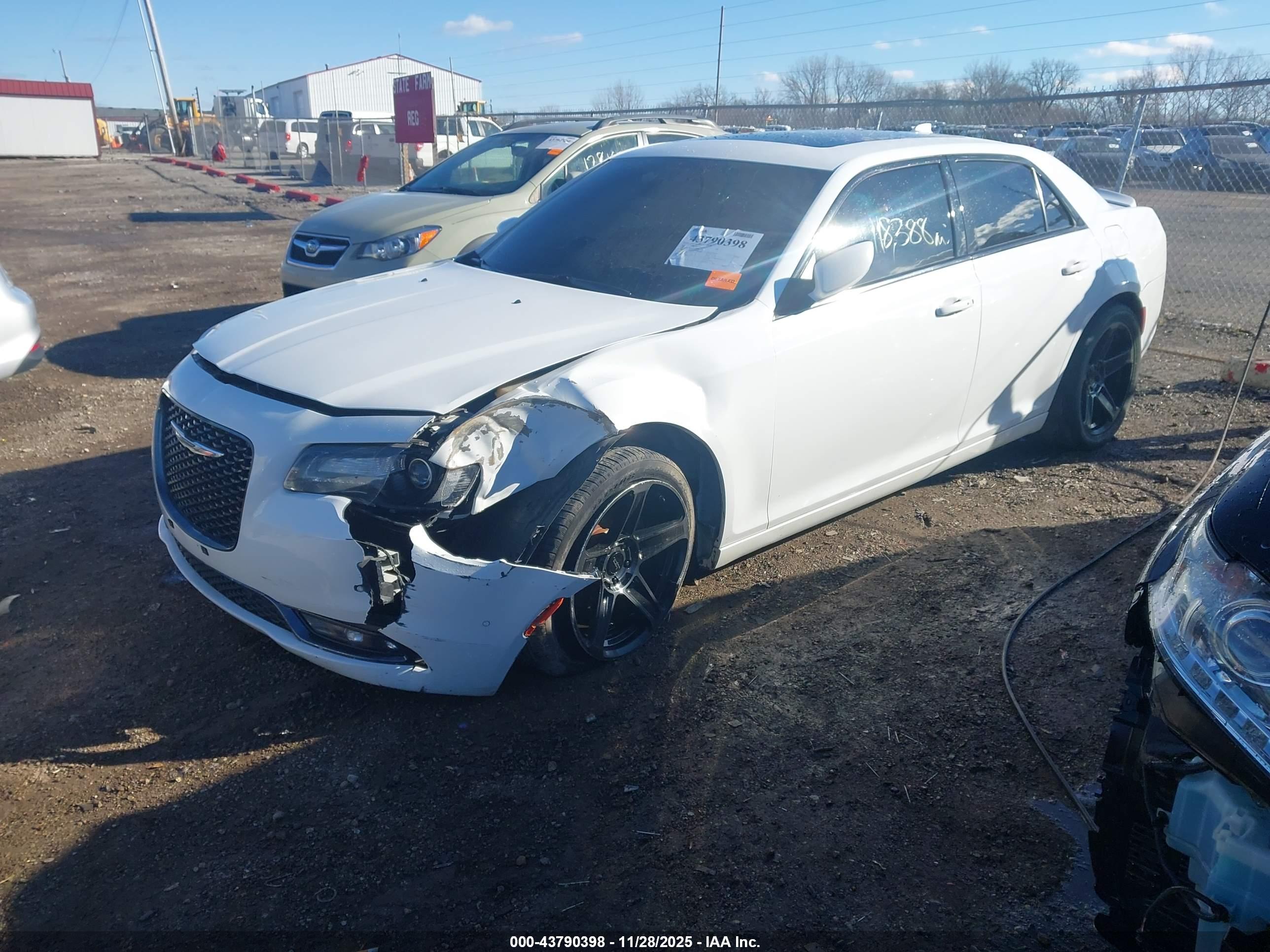 CHRYSLER 300 image 2