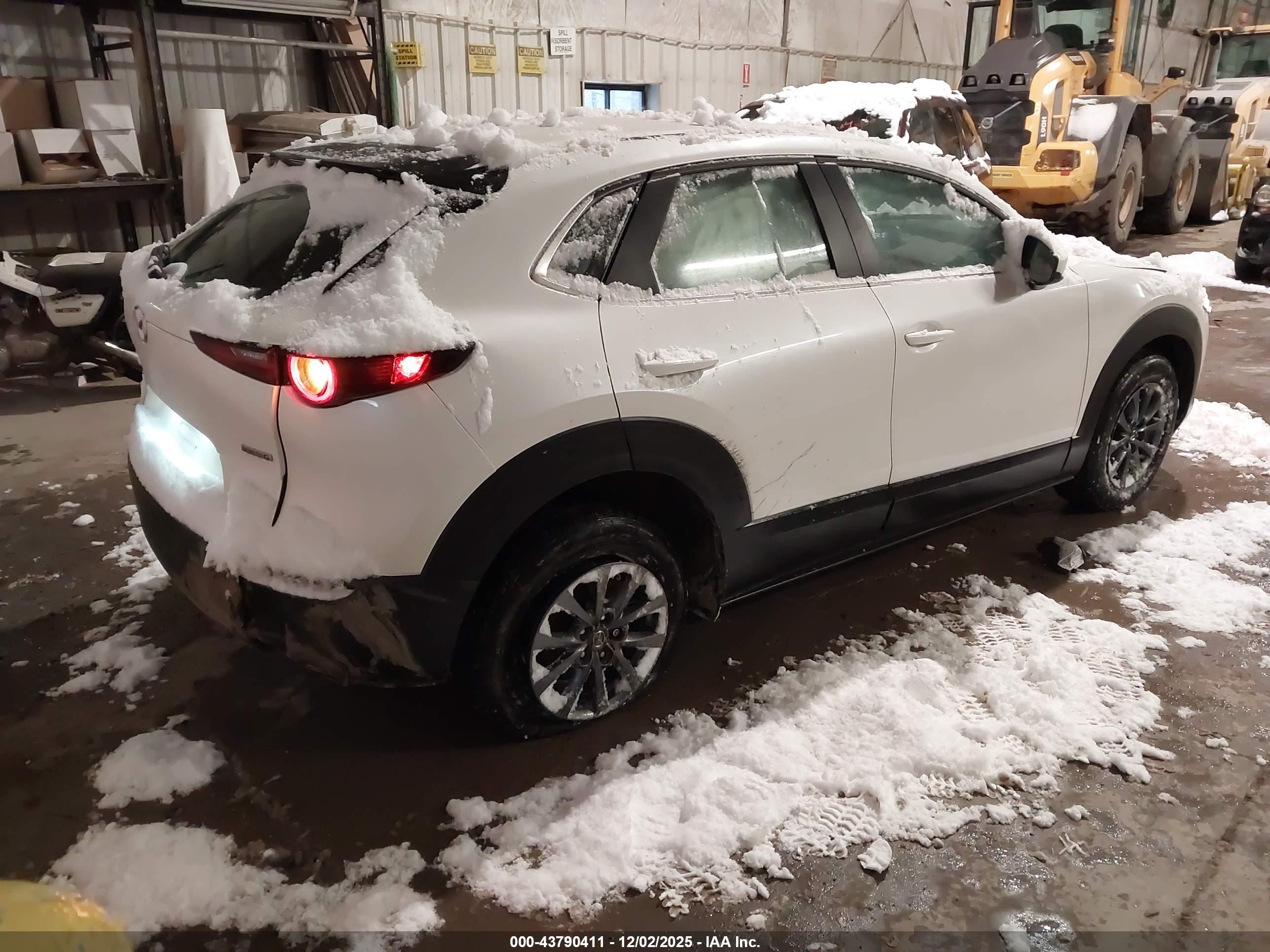 MAZDA CX-30 image 4