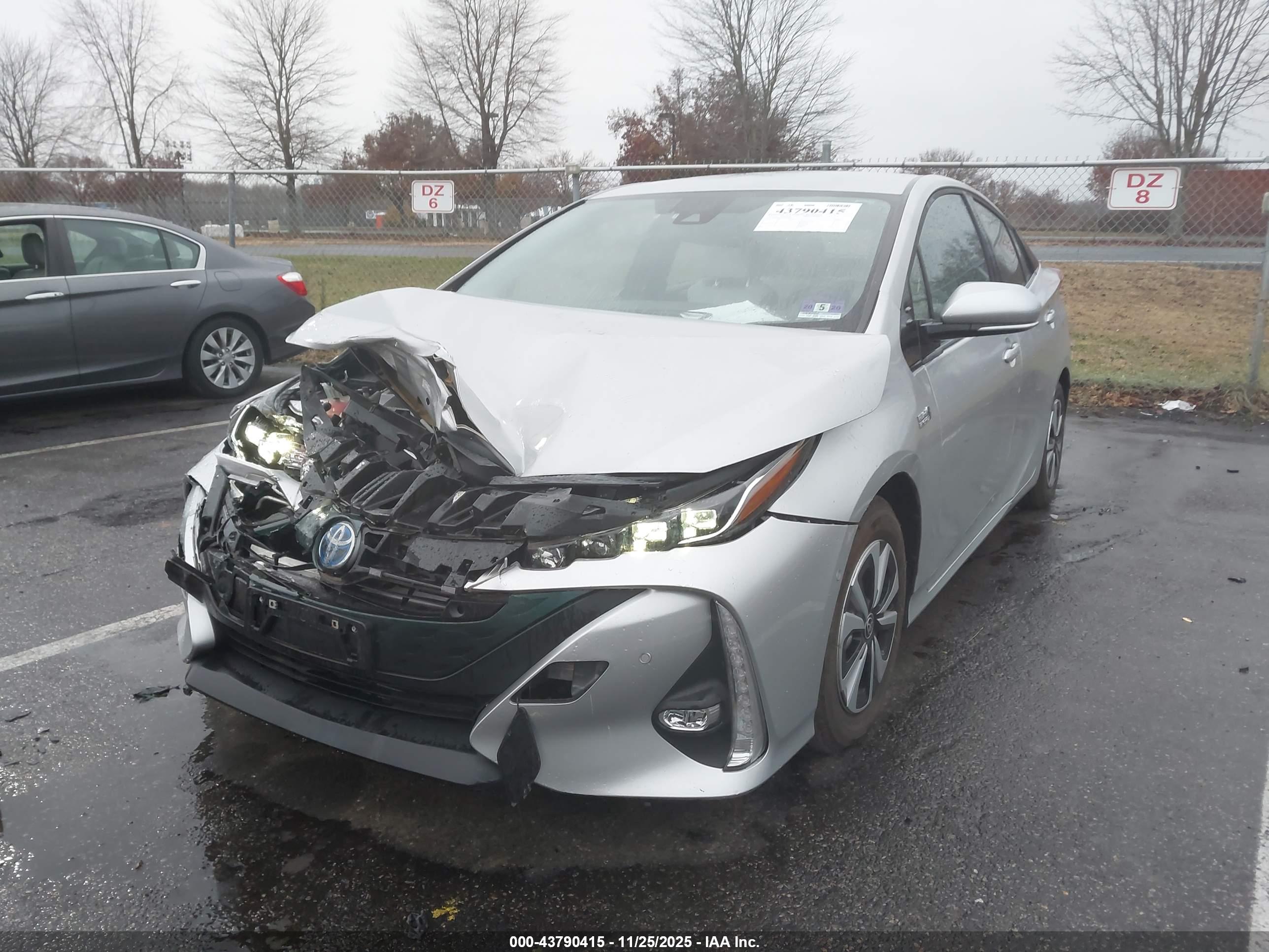 TOYOTA PRIUS image 2
