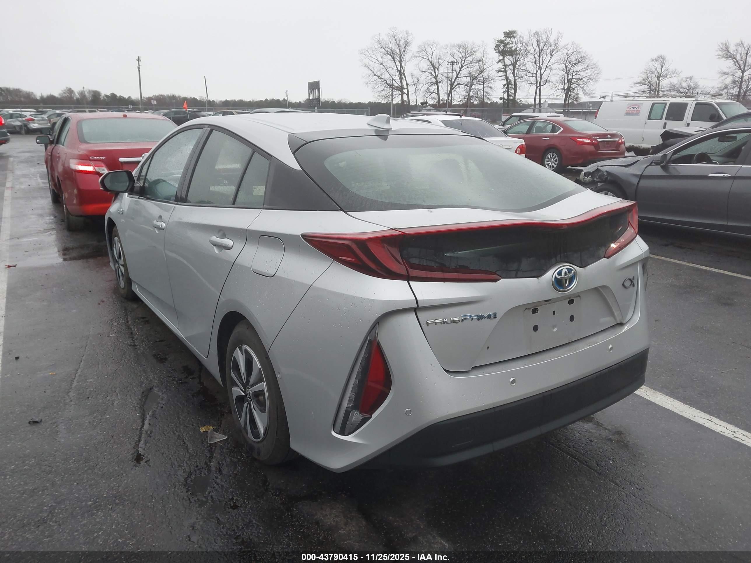 TOYOTA PRIUS image 3