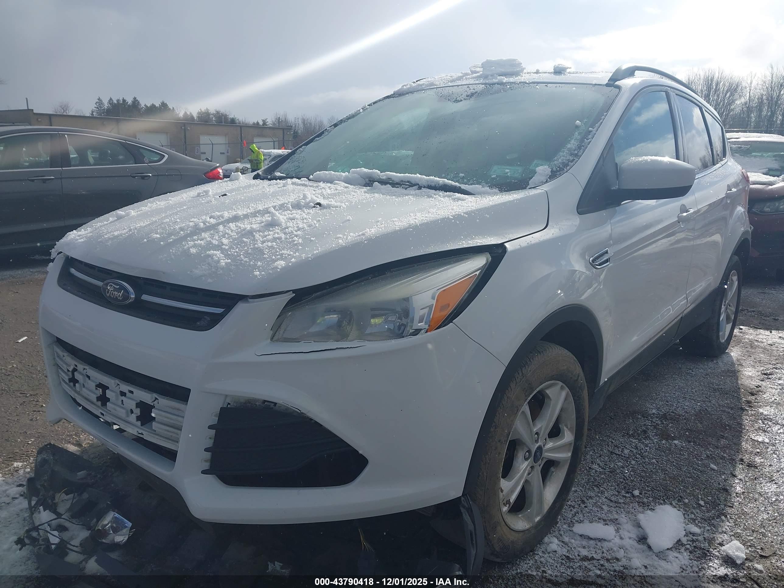 FORD ESCAPE image 2