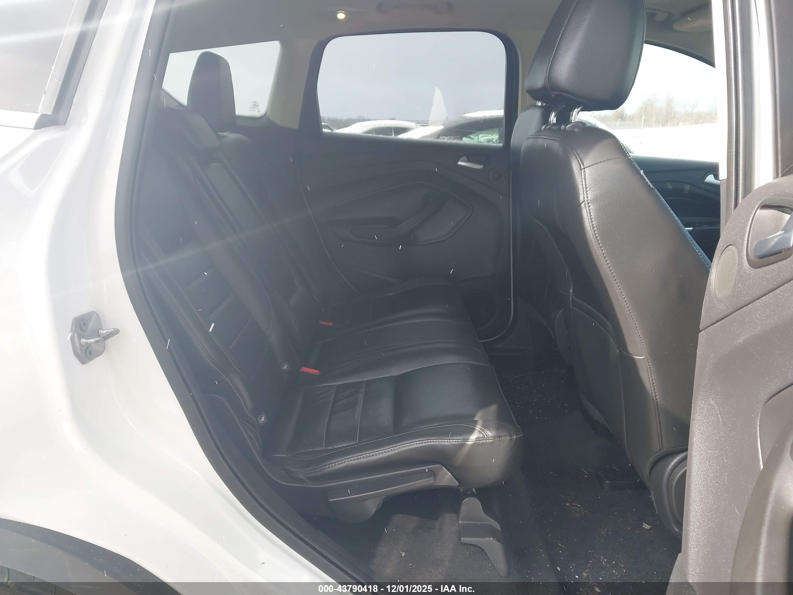 FORD ESCAPE image 8