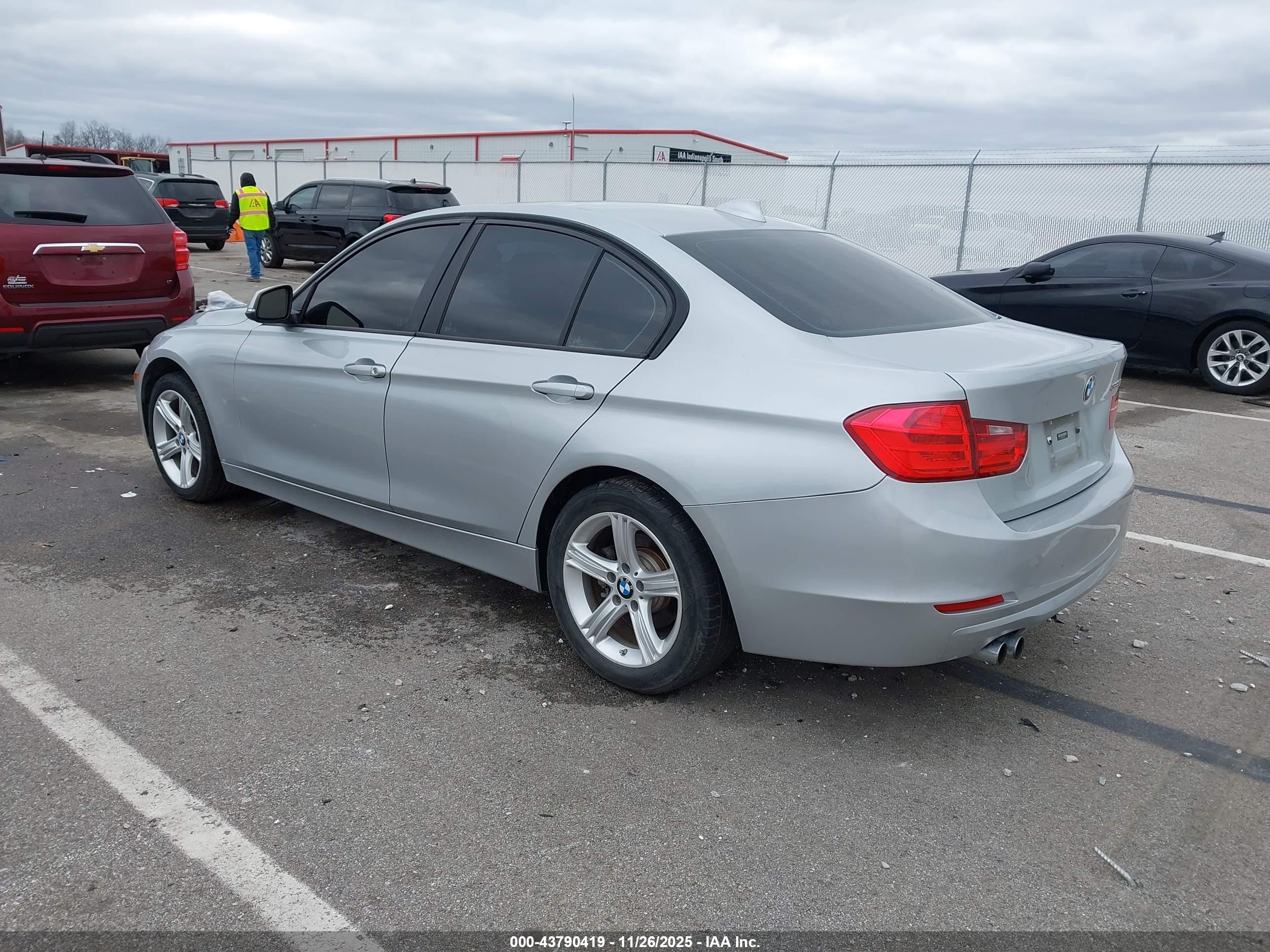 BMW 328I image 3