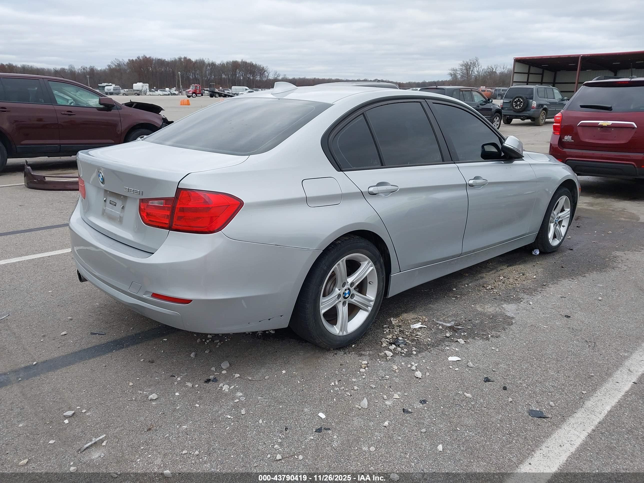 BMW 328I image 4