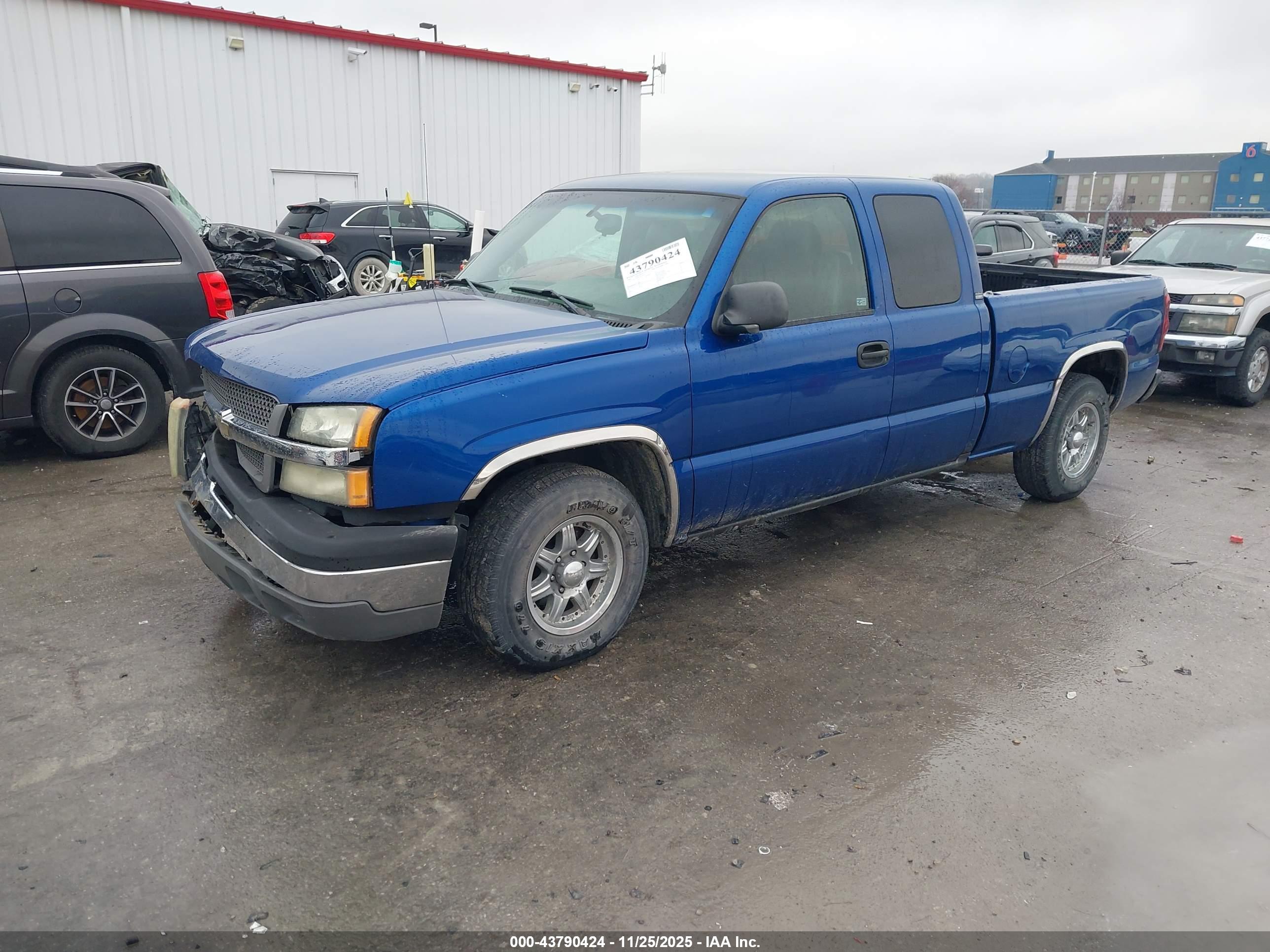 CHEVROLET SILVERADO image 2
