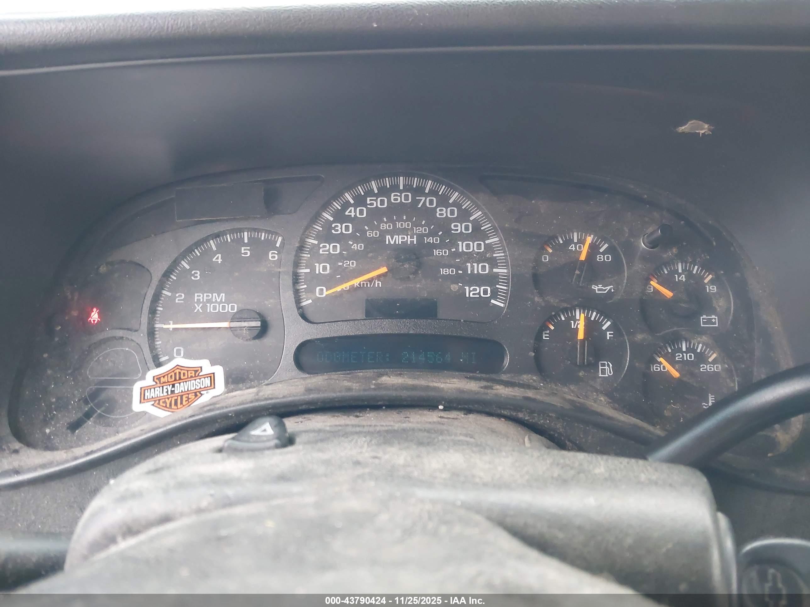 CHEVROLET SILVERADO image 7