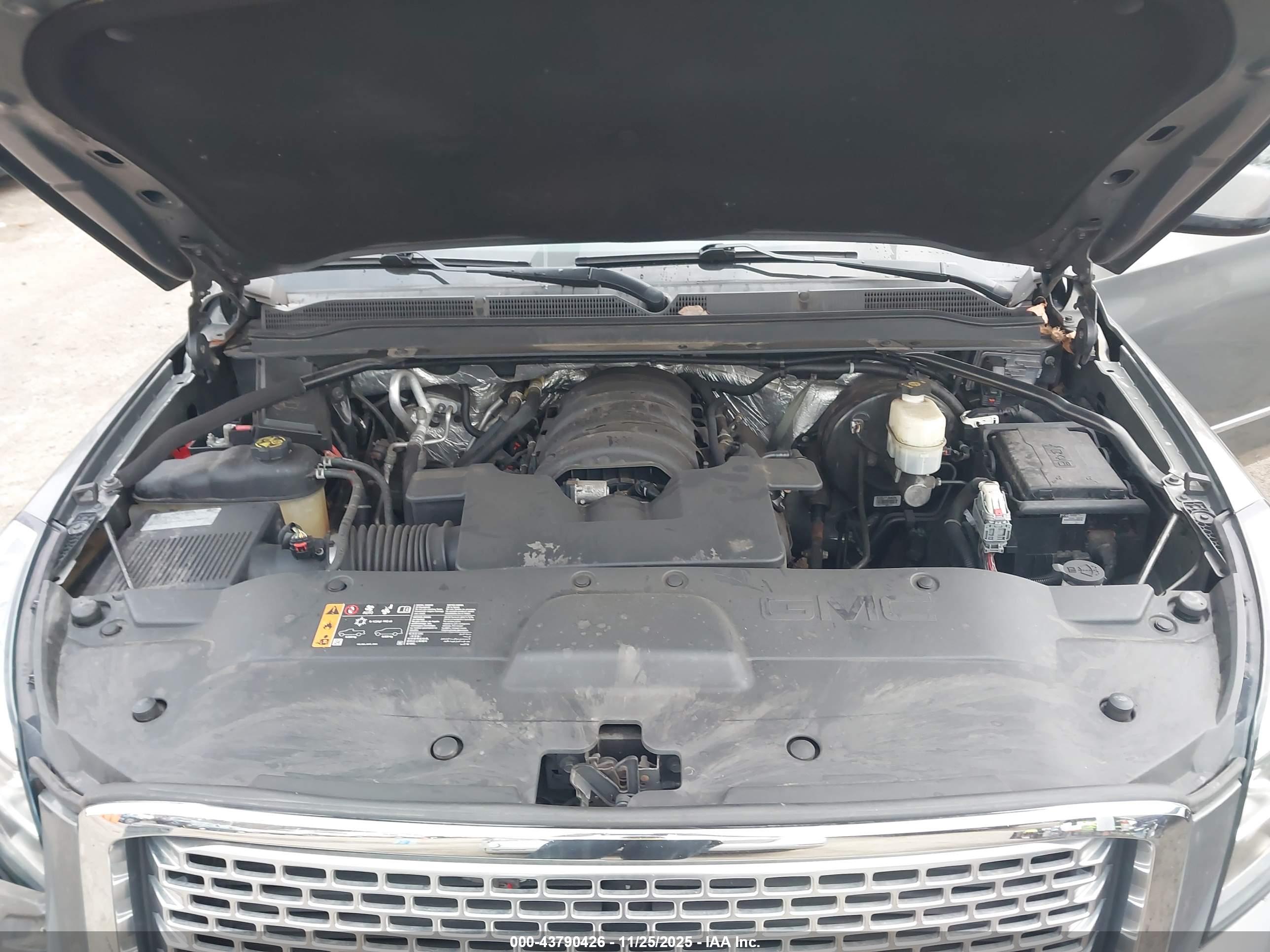 GMC YUKON image 10