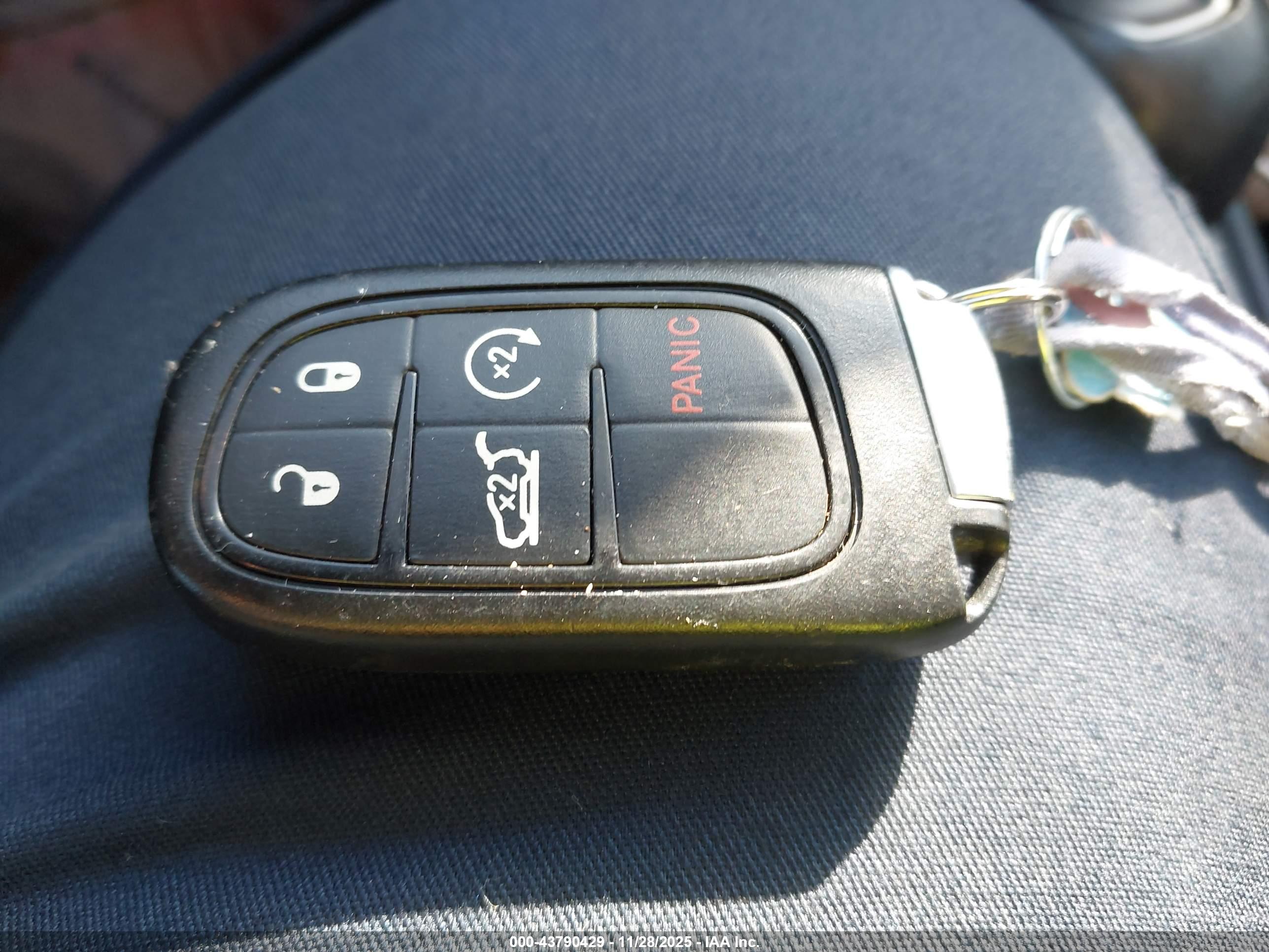 JEEP CHEROKEE image 11